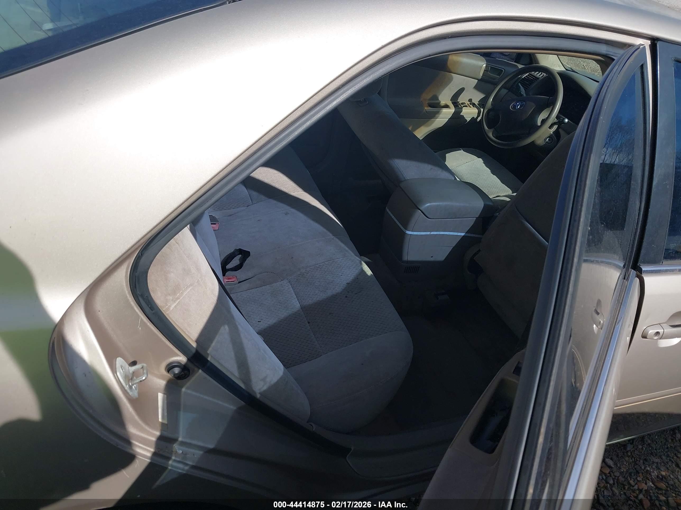 TOYOTA CAMRY image 8