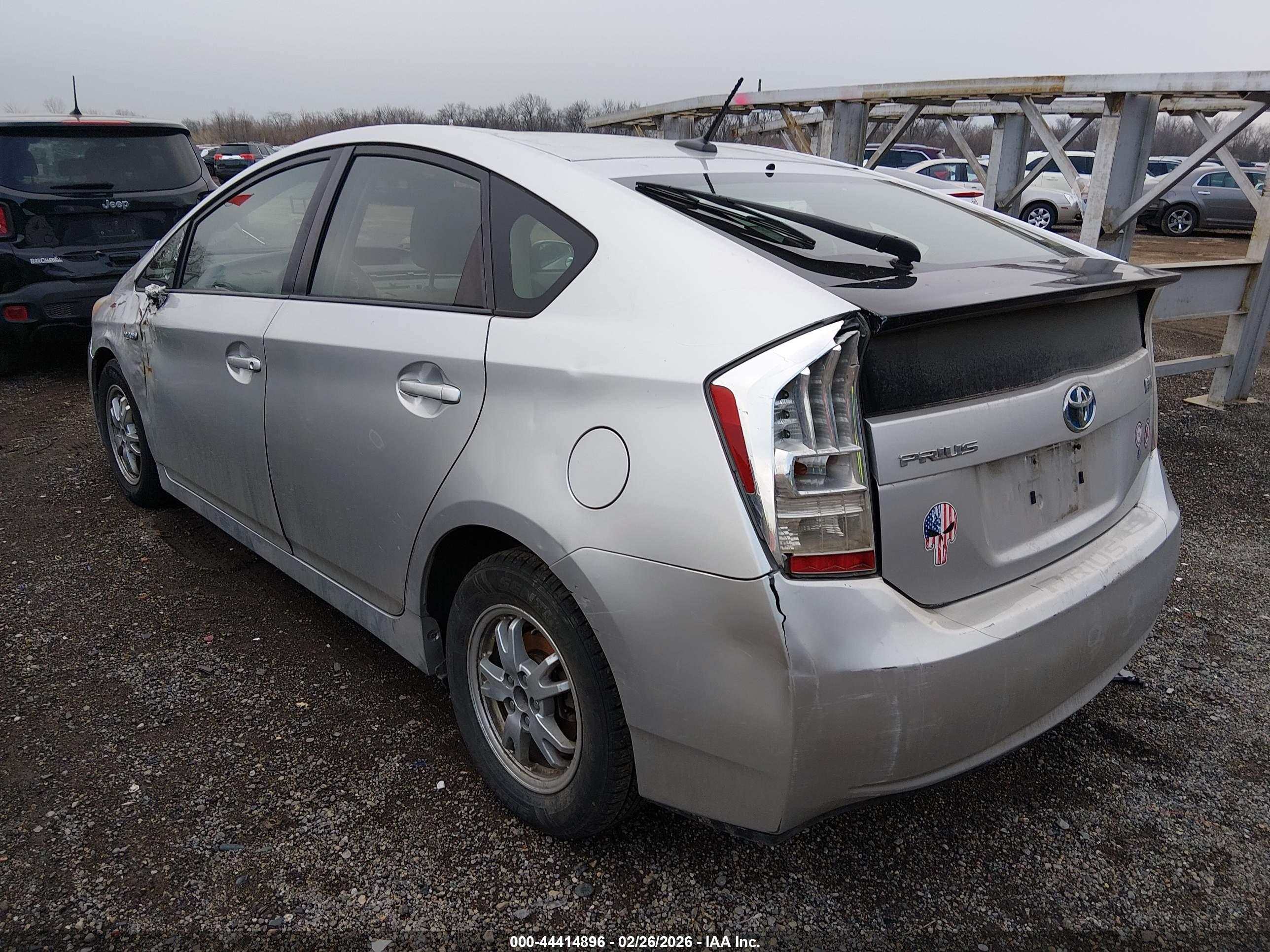 TOYOTA PRIUS image 3