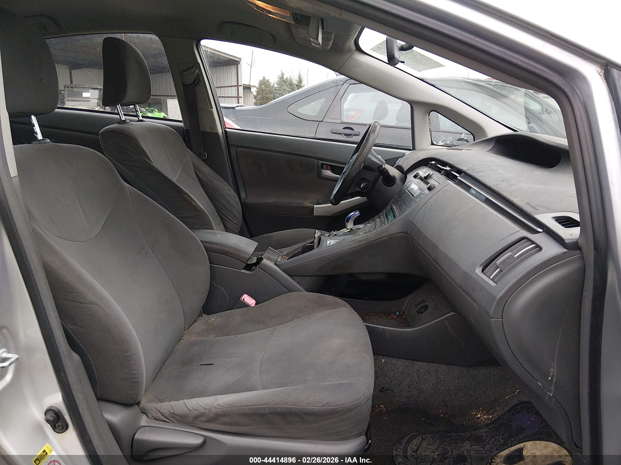 TOYOTA PRIUS image 5