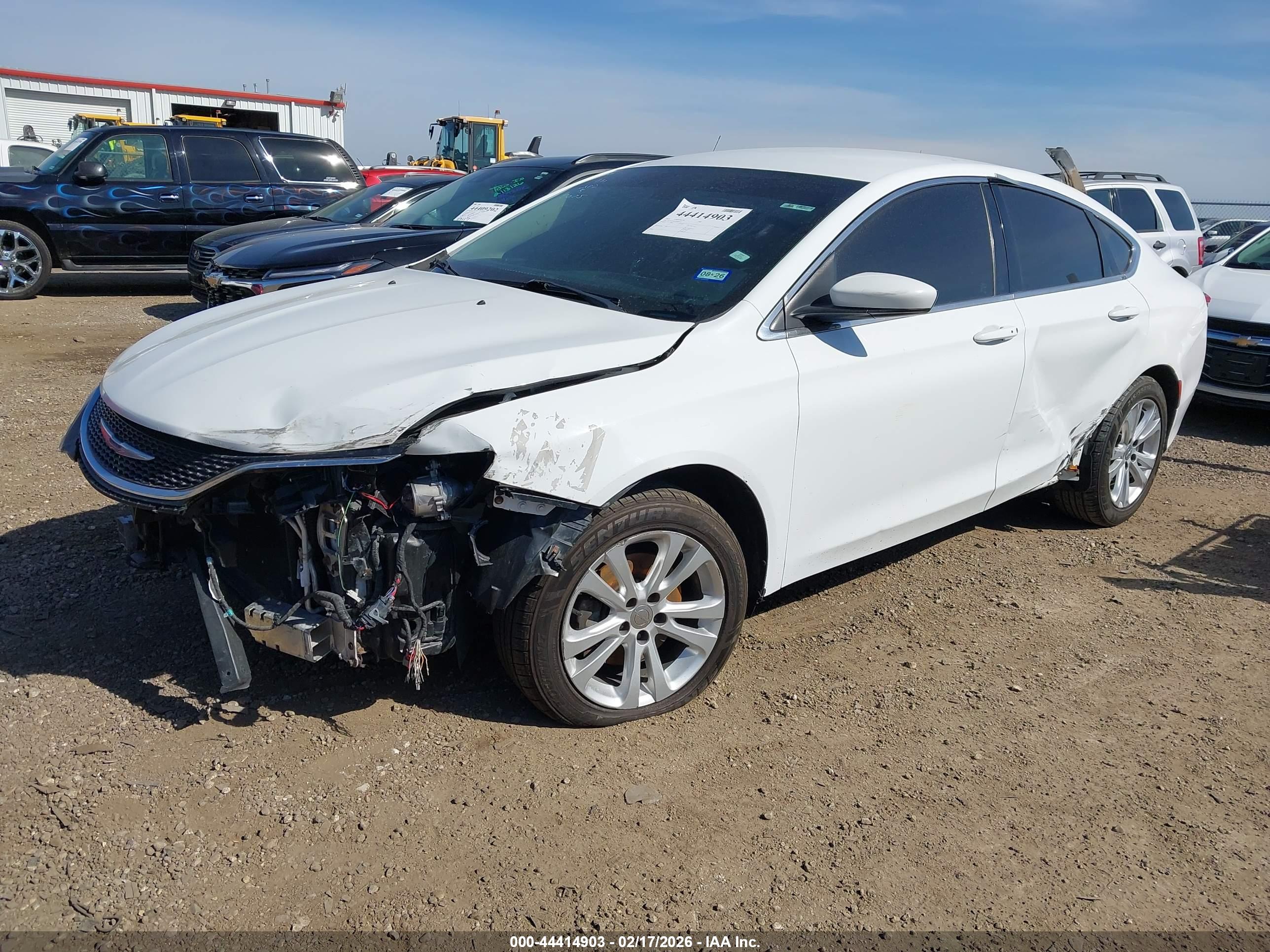 CHRYSLER 200 image 2