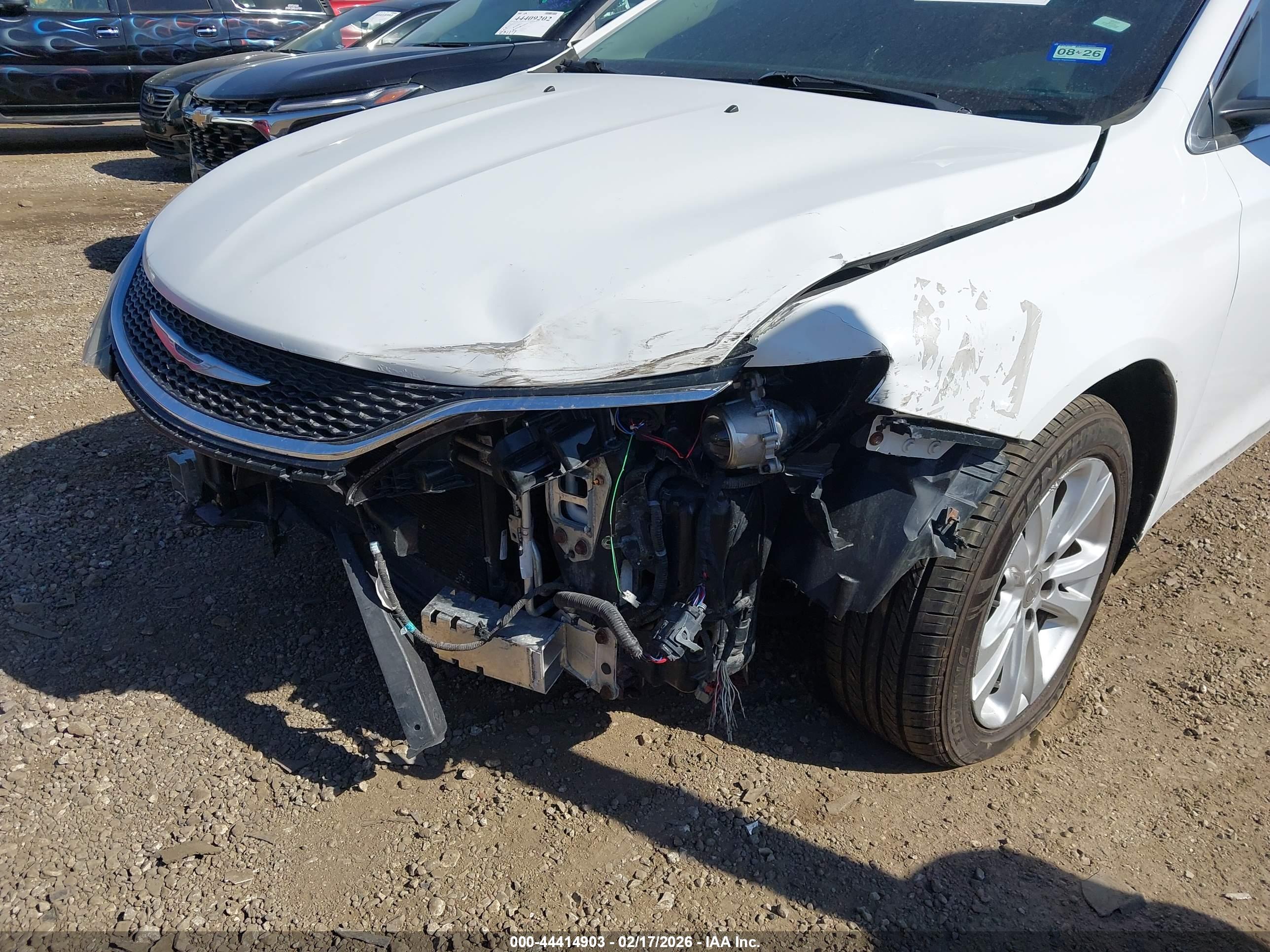 CHRYSLER 200 image 6