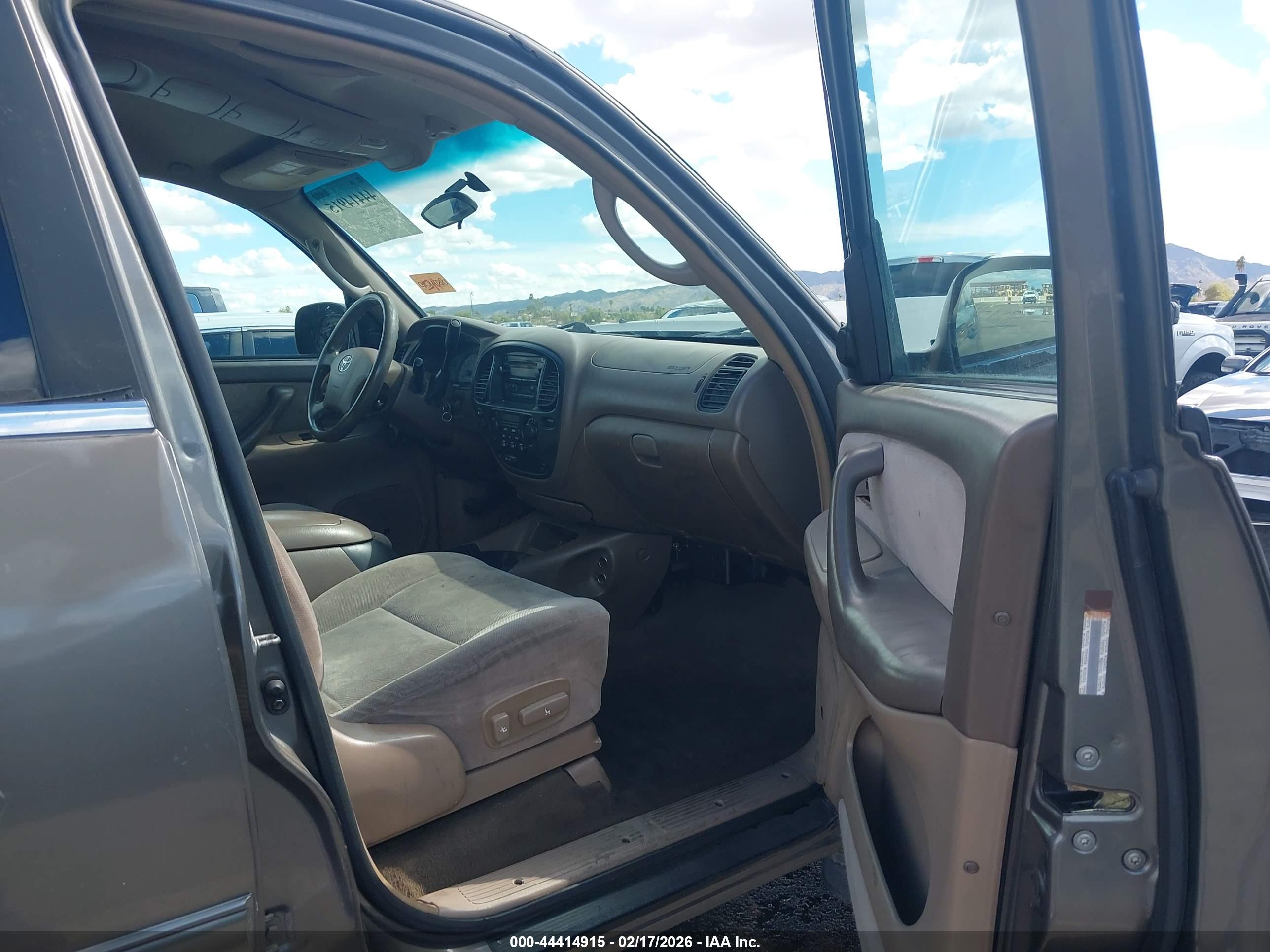 TOYOTA SEQUOIA image 5