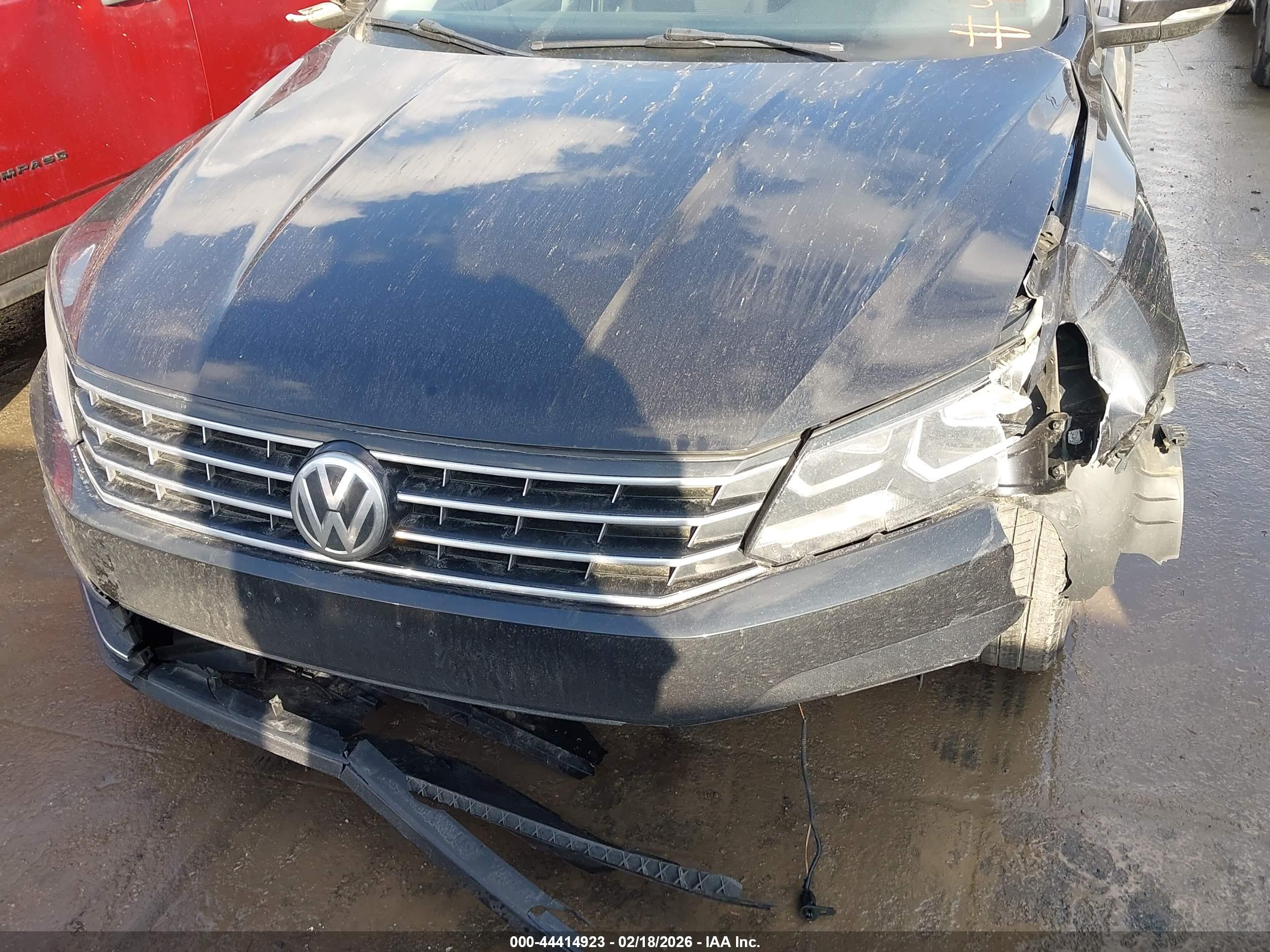 VOLKSWAGEN PASSAT image 6