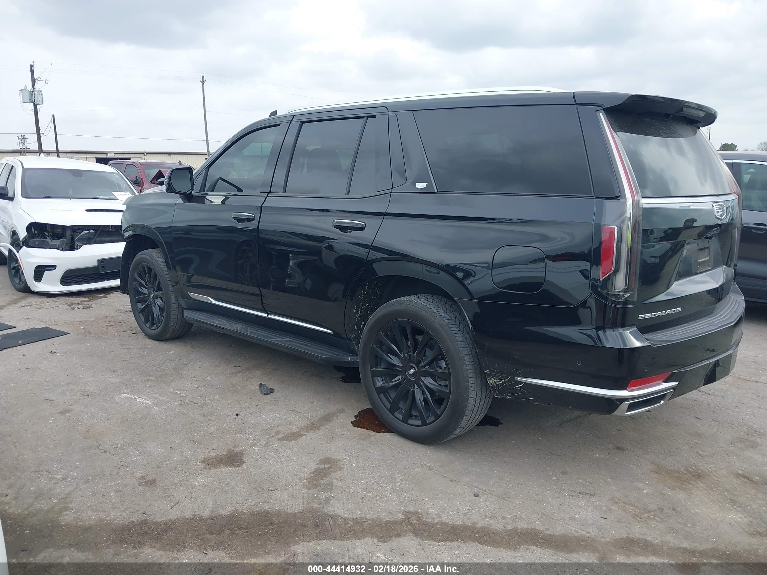 CADILLAC ESCALADE image 3