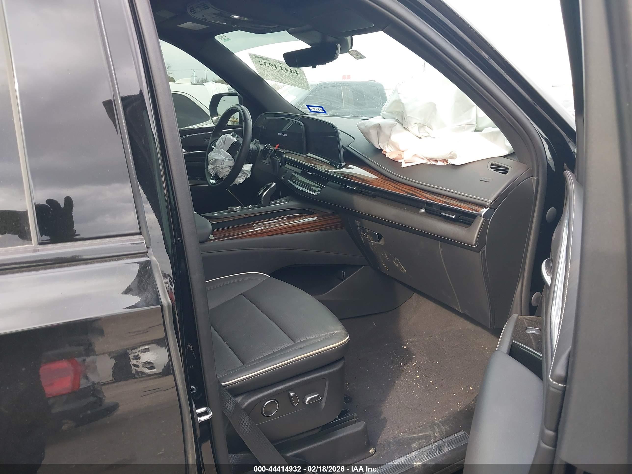 CADILLAC ESCALADE image 5