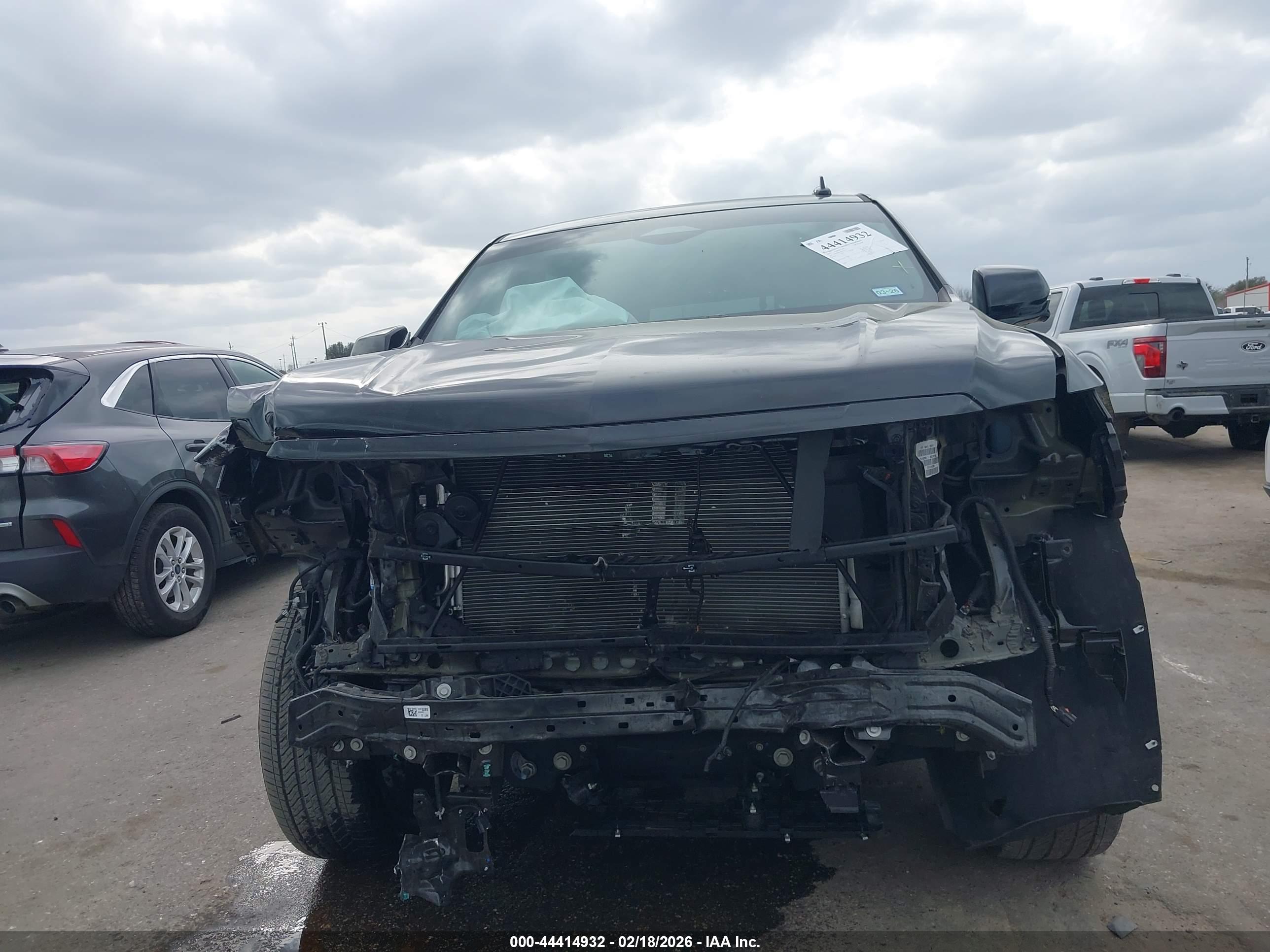 CADILLAC ESCALADE image 6