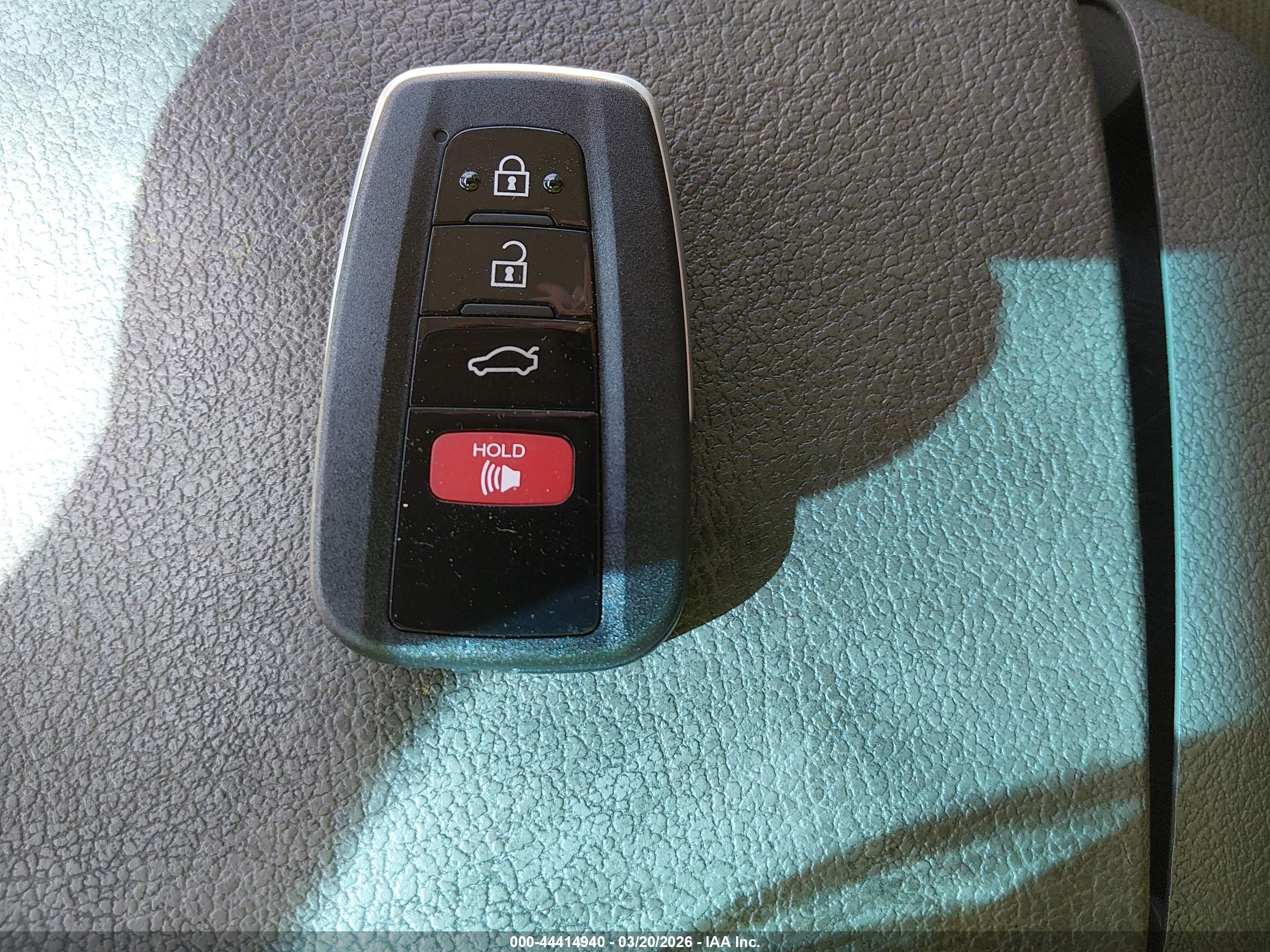 TOYOTA CAMRY image 11