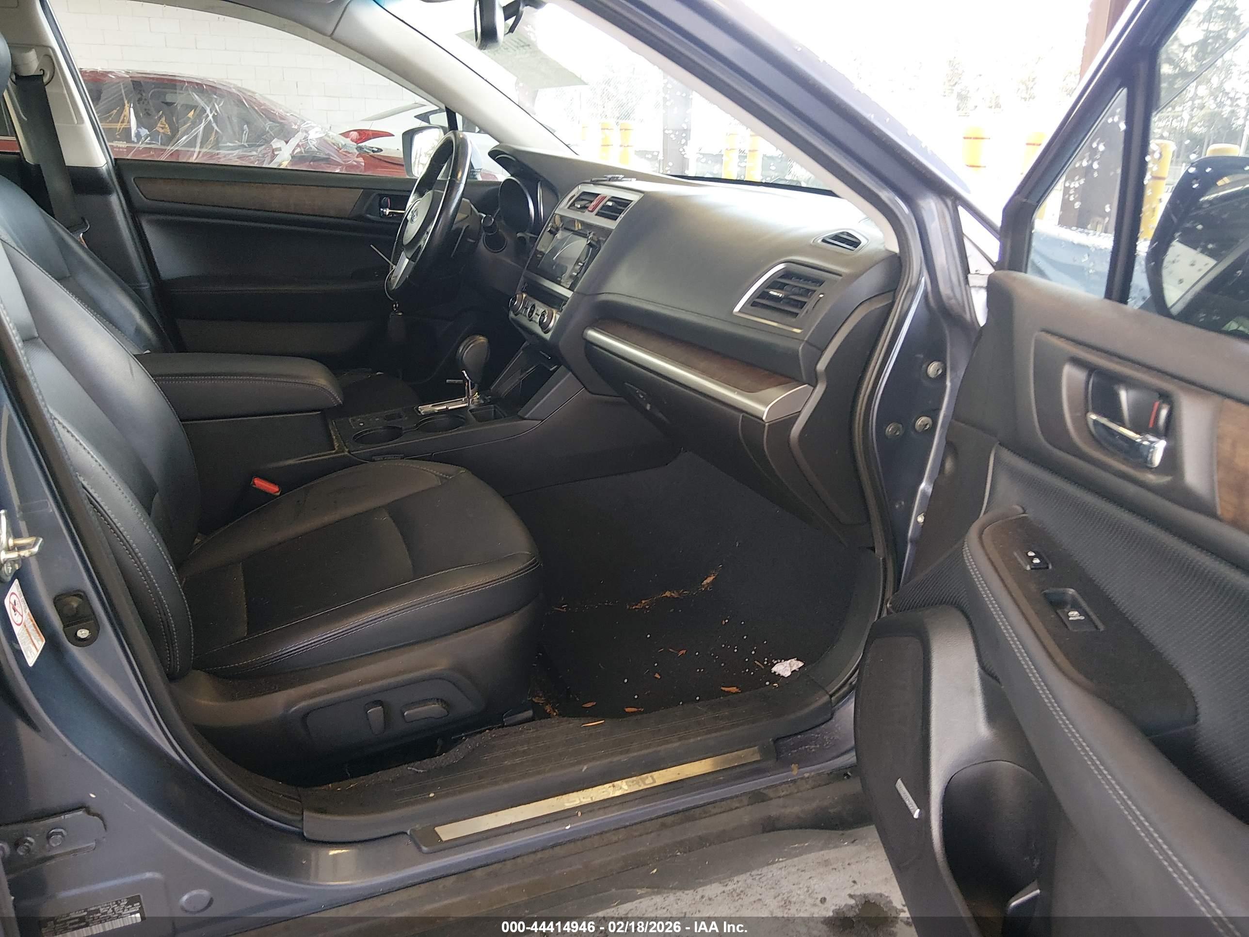 SUBARU OUTBACK image 5