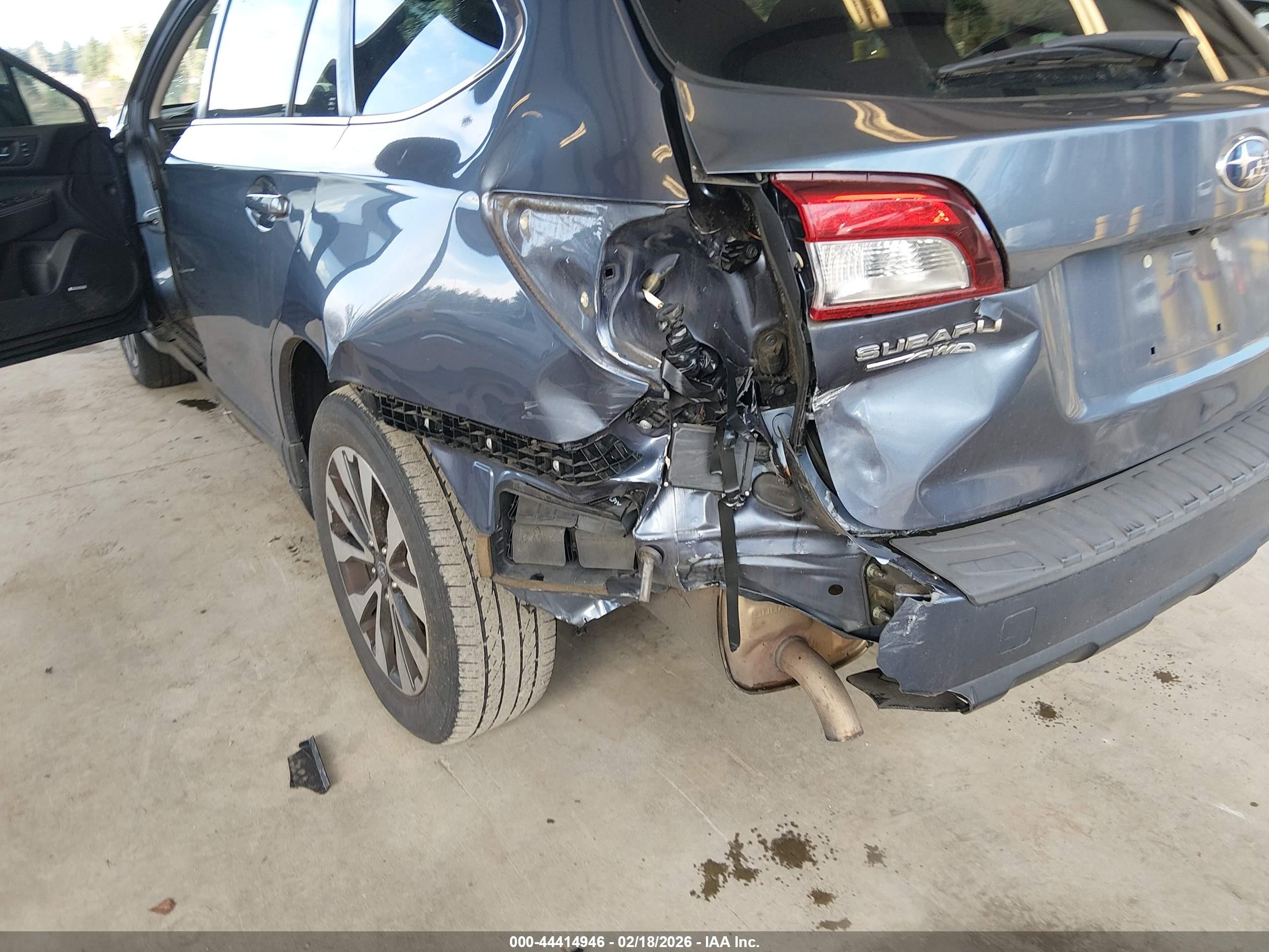 SUBARU OUTBACK image 6