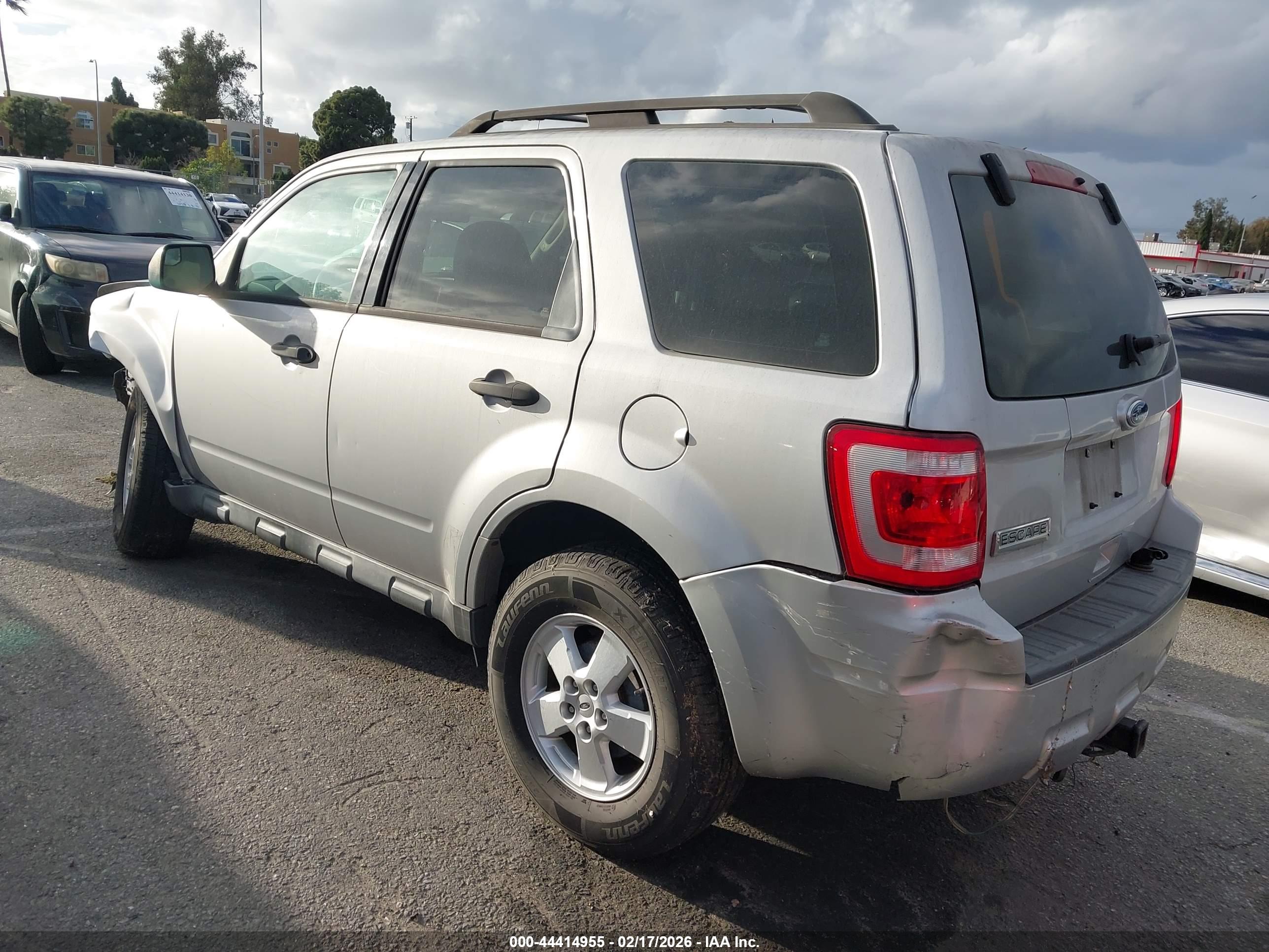 FORD ESCAPE image 3