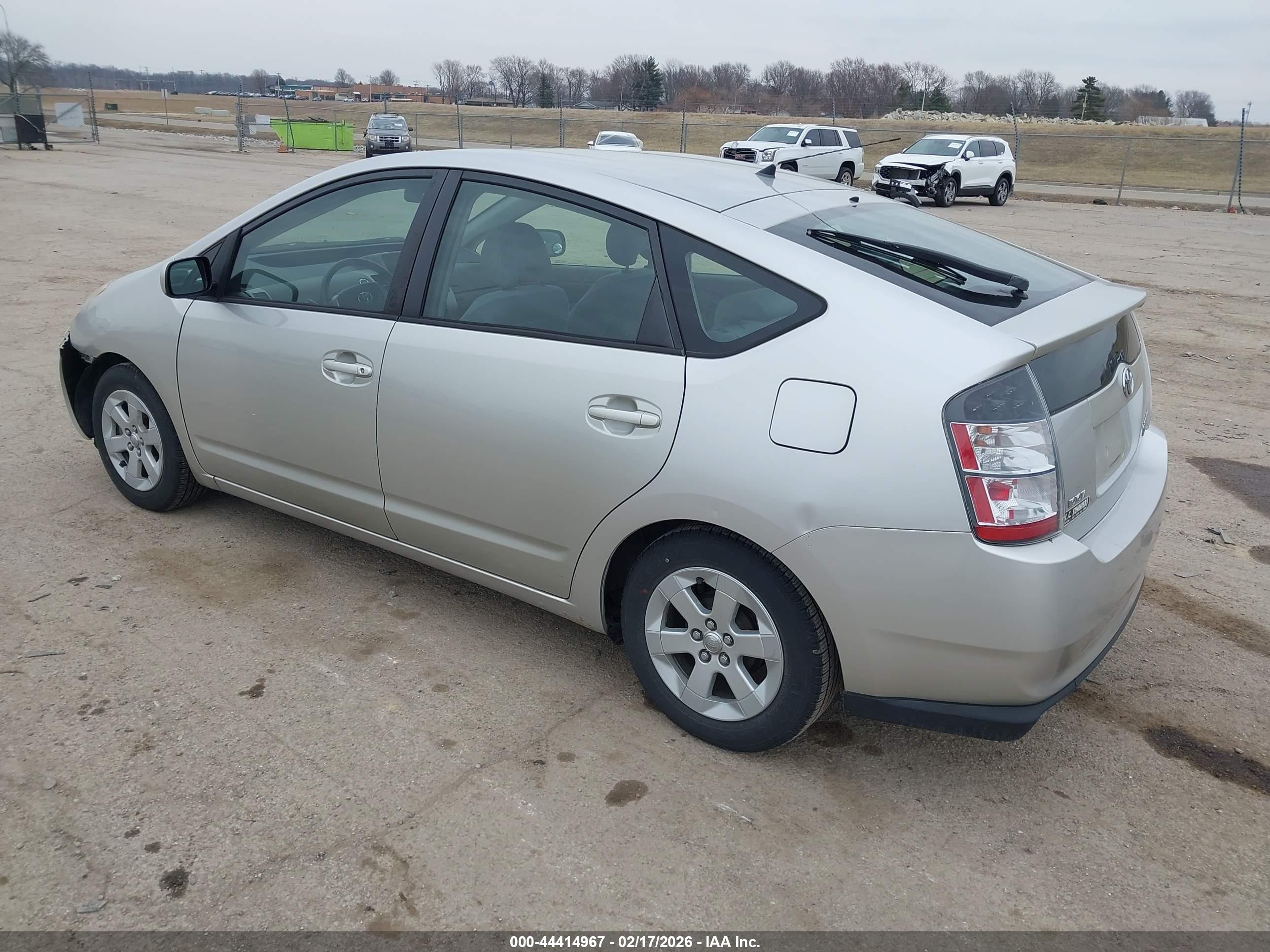 TOYOTA PRIUS image 3