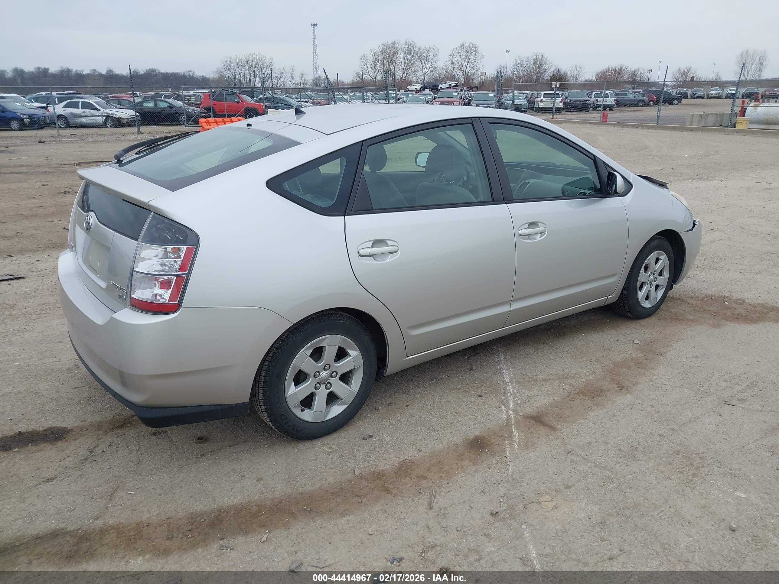 TOYOTA PRIUS image 4