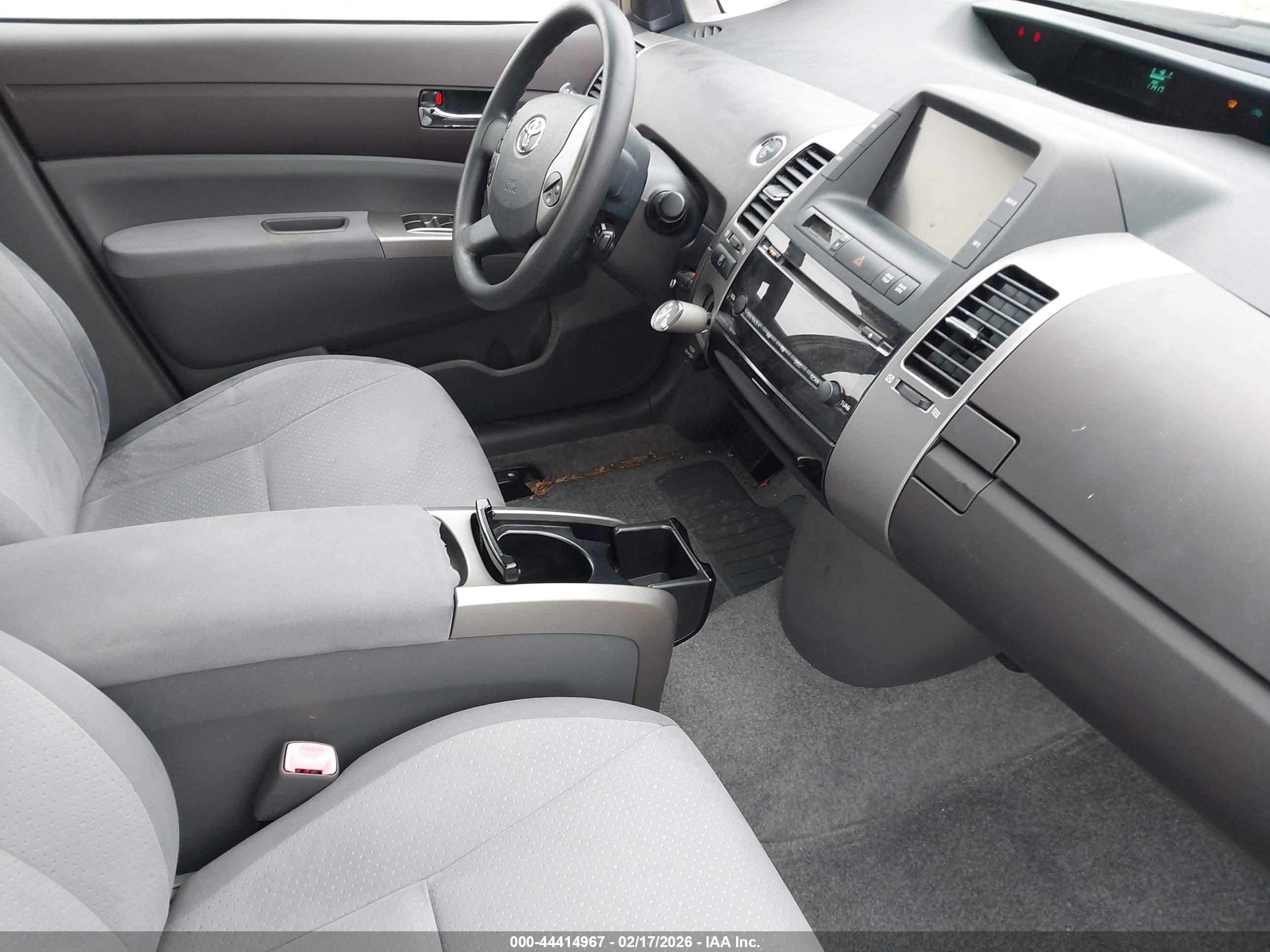 TOYOTA PRIUS image 5