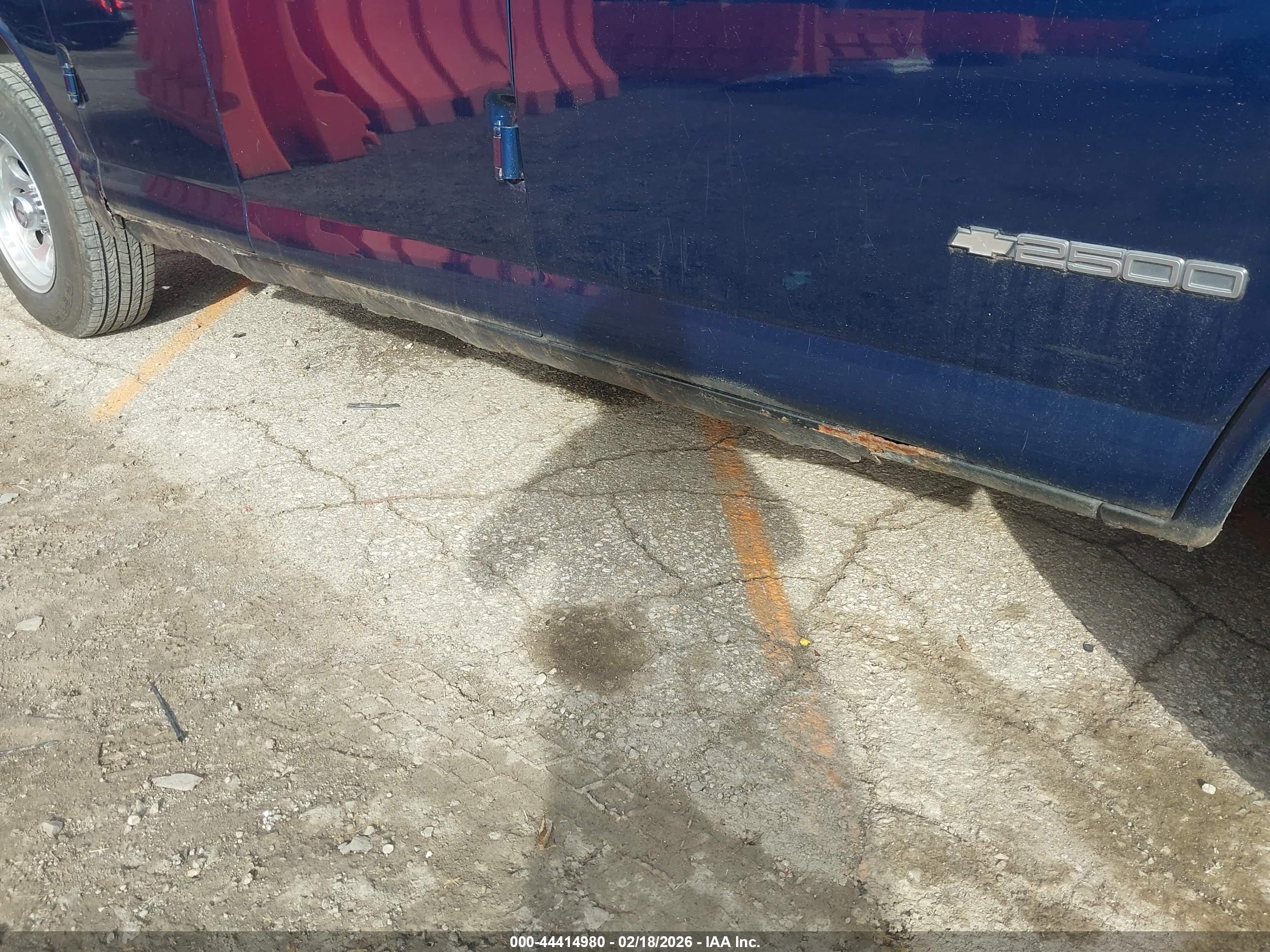 CHEVROLET EXPRESS image 6