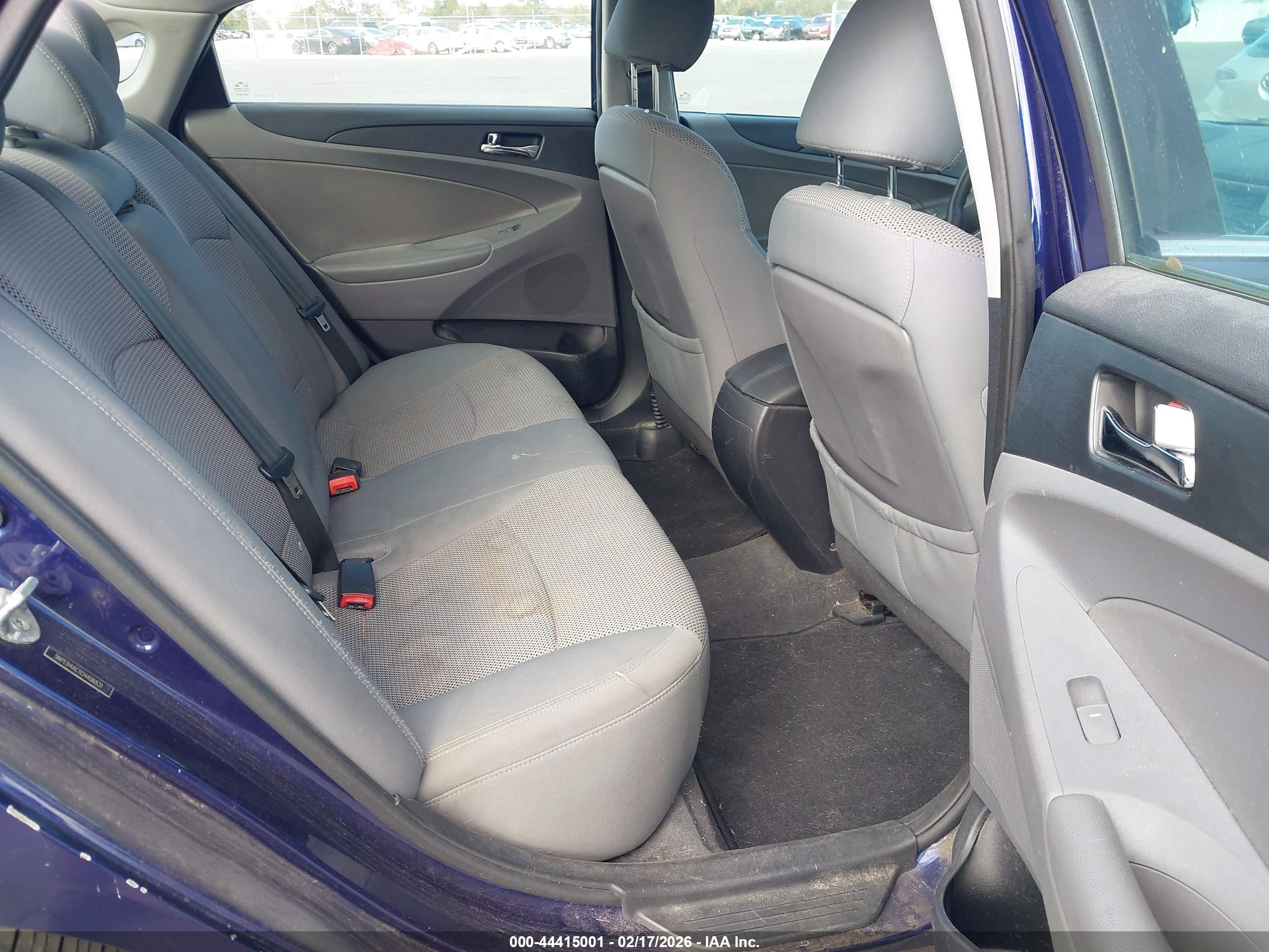 HYUNDAI SONATA image 8