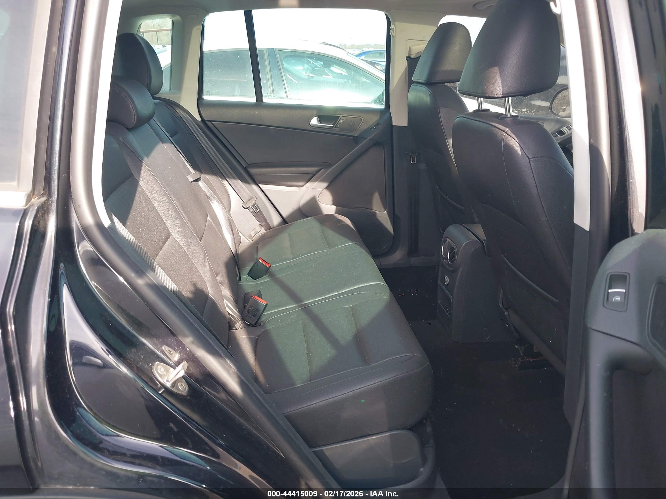VOLKSWAGEN TIGUAN image 8