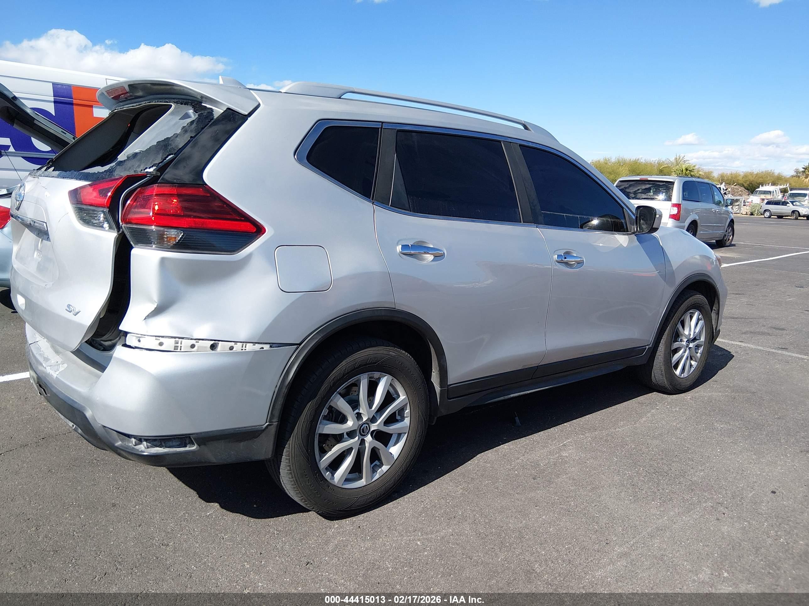 NISSAN ROGUE image 4