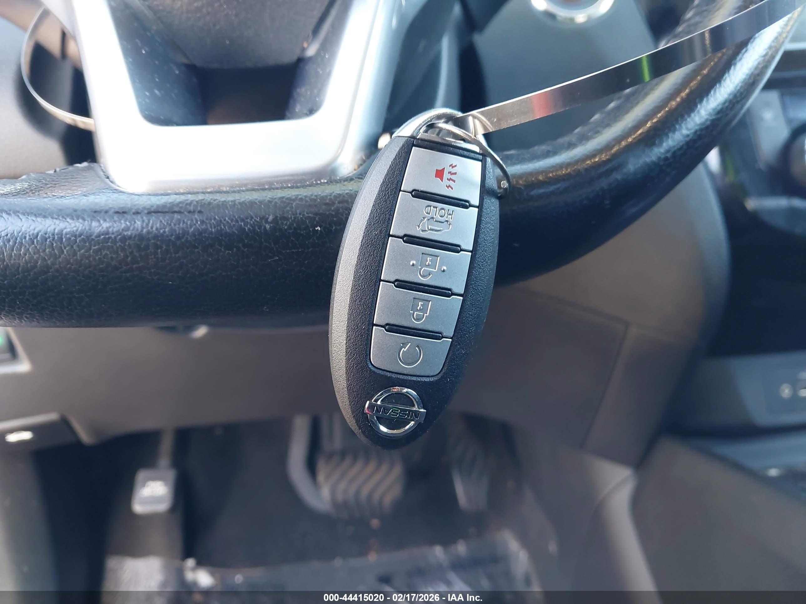 NISSAN ROGUE image 11