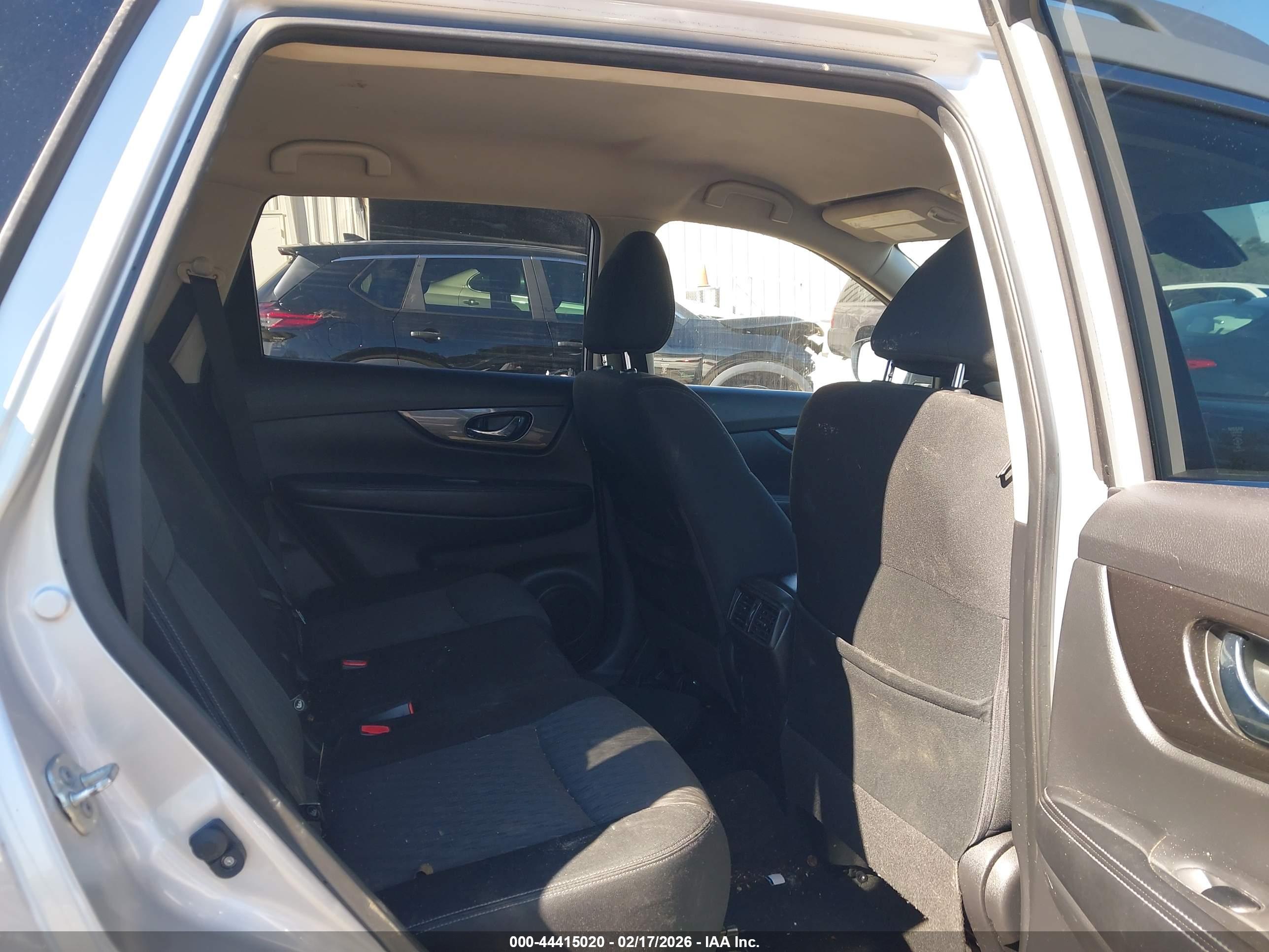 NISSAN ROGUE image 8