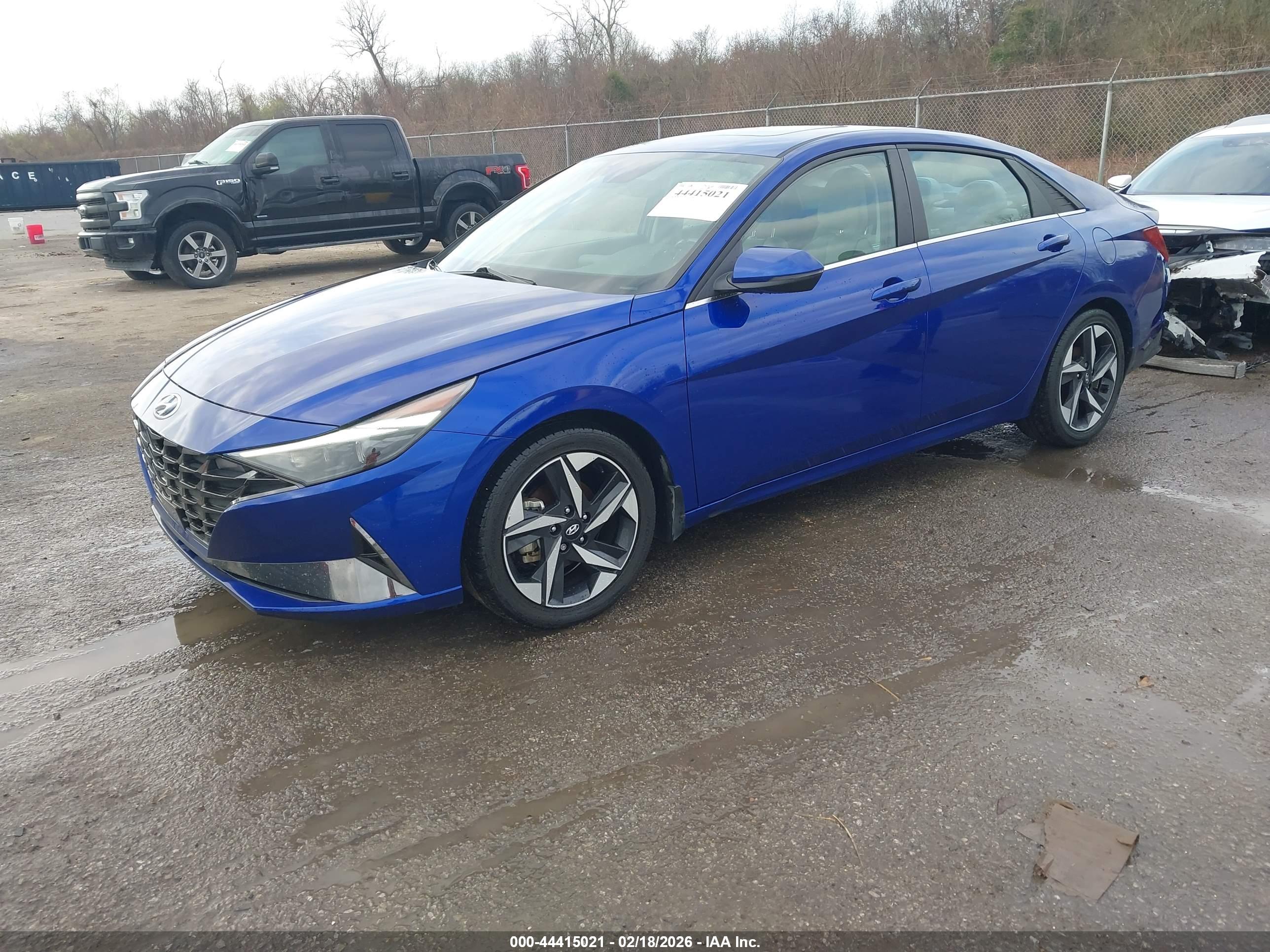 HYUNDAI ELANTRA image 2