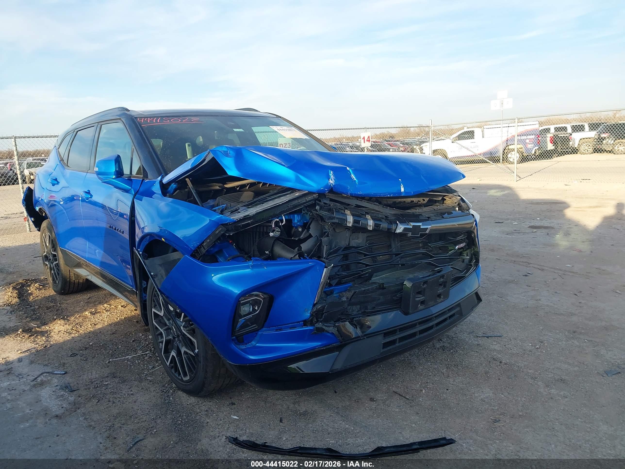 CHEVROLET BLAZER image 6