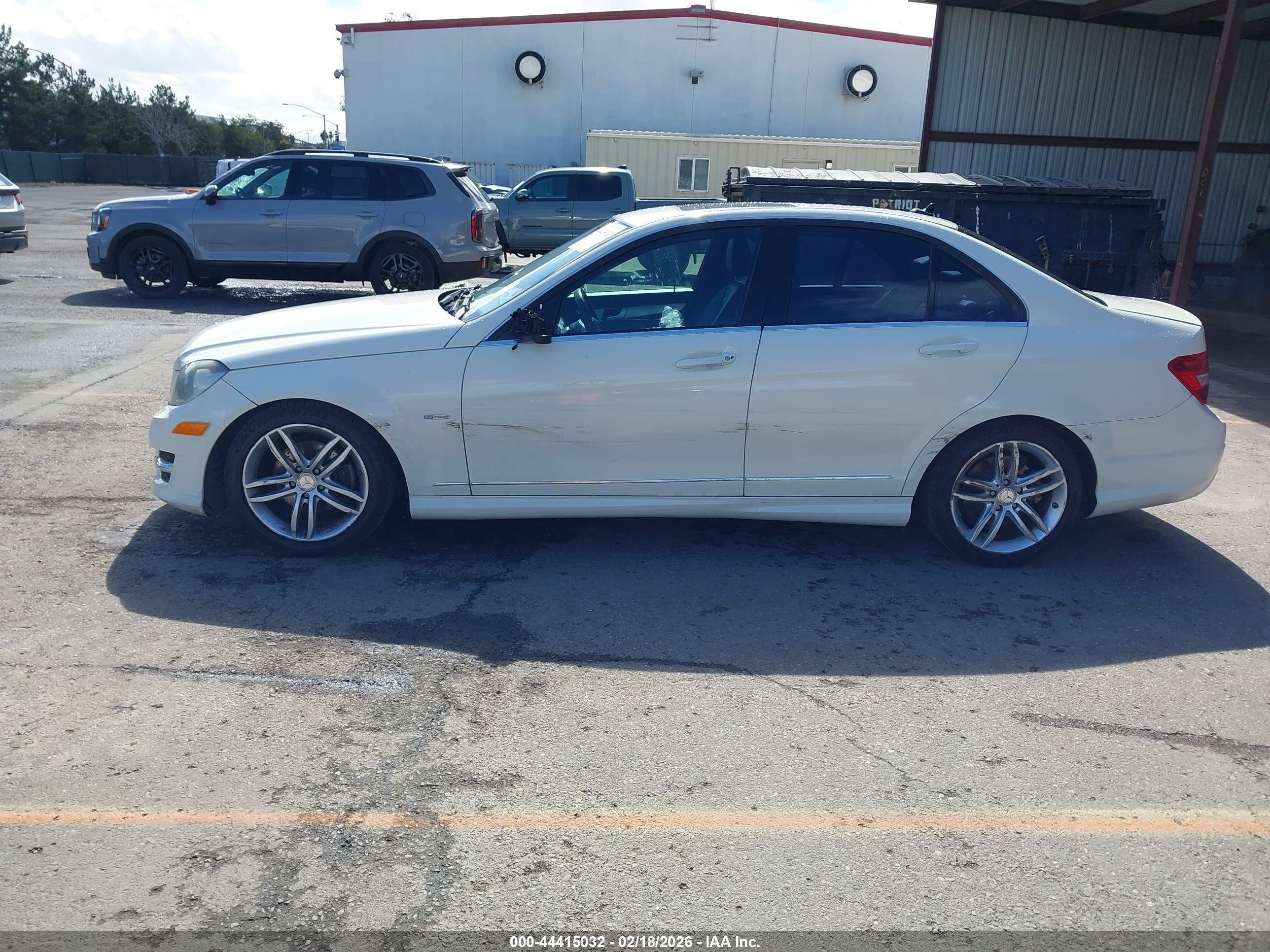 MERCEDES-BENZ C image 6