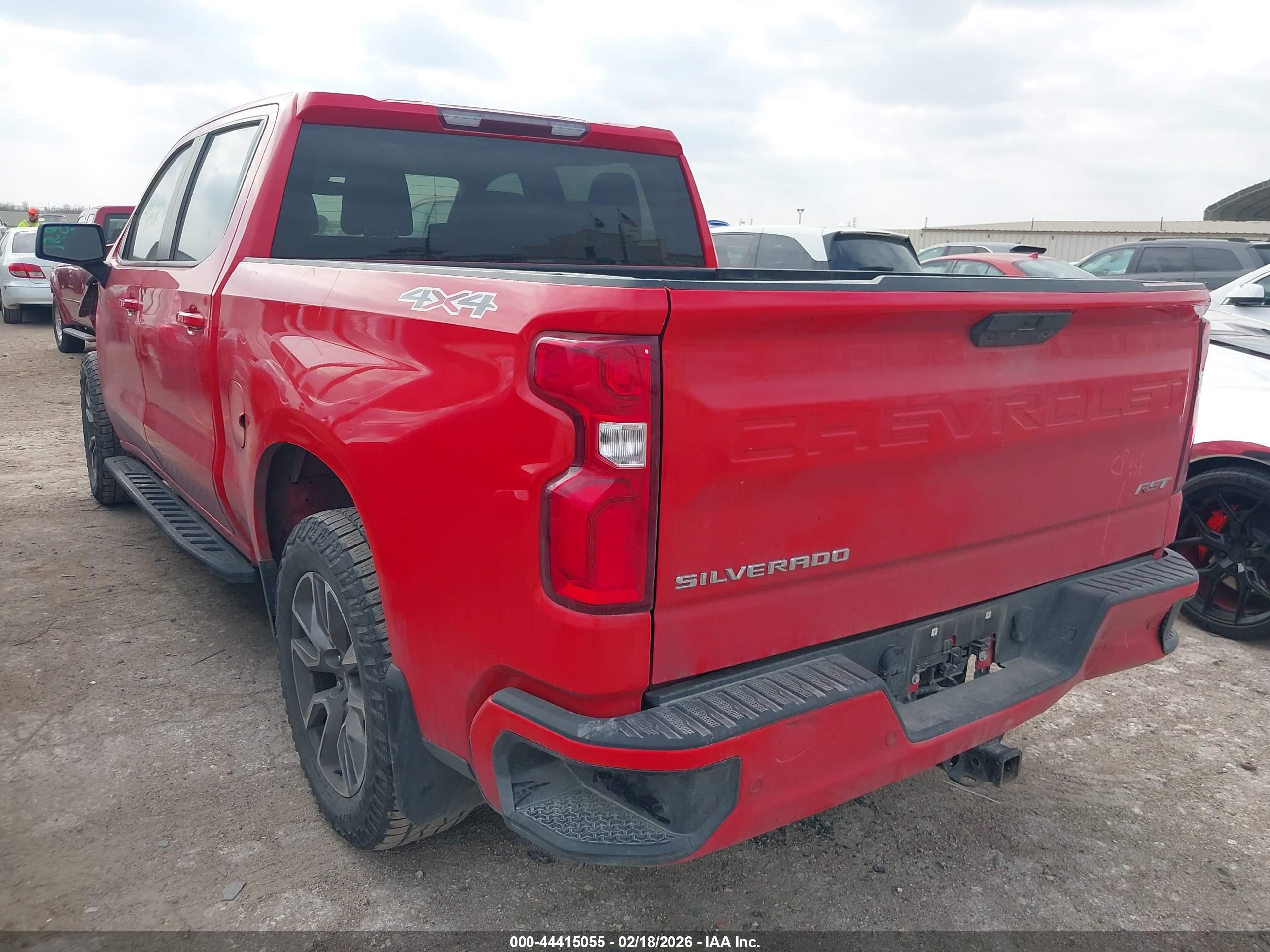CHEVROLET SILVERADO image 3