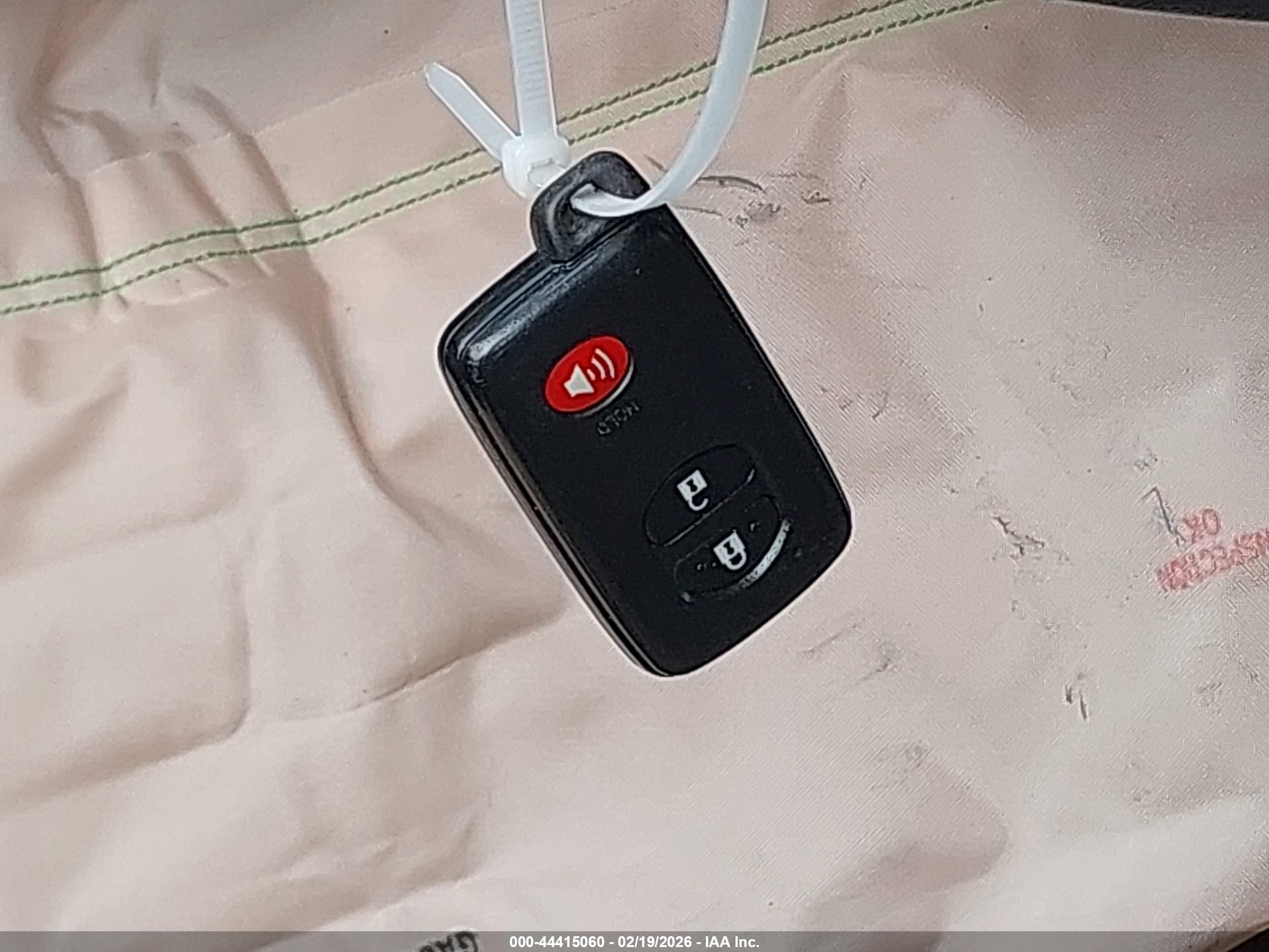 TOYOTA PRIUS image 11