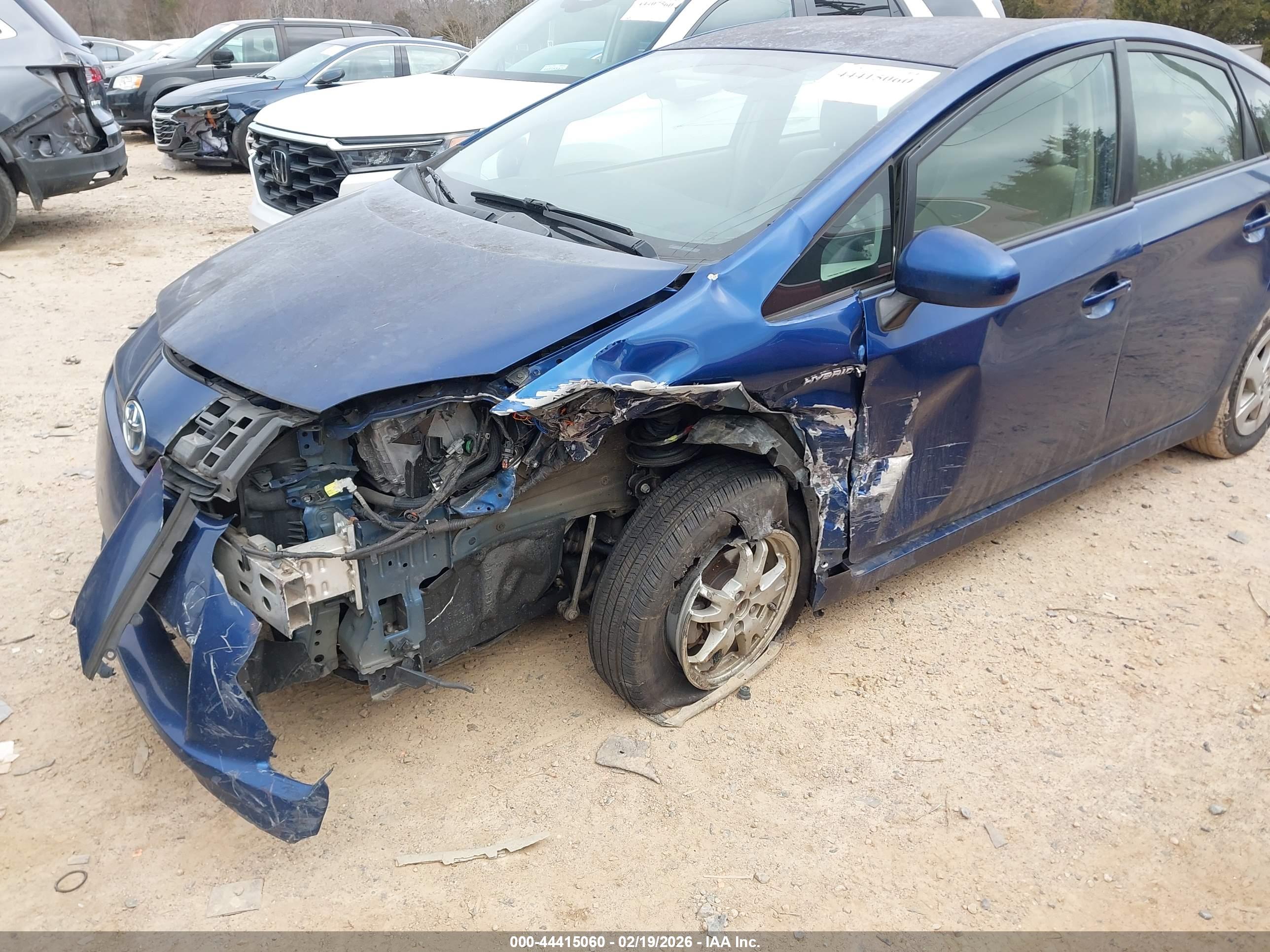 TOYOTA PRIUS image 6