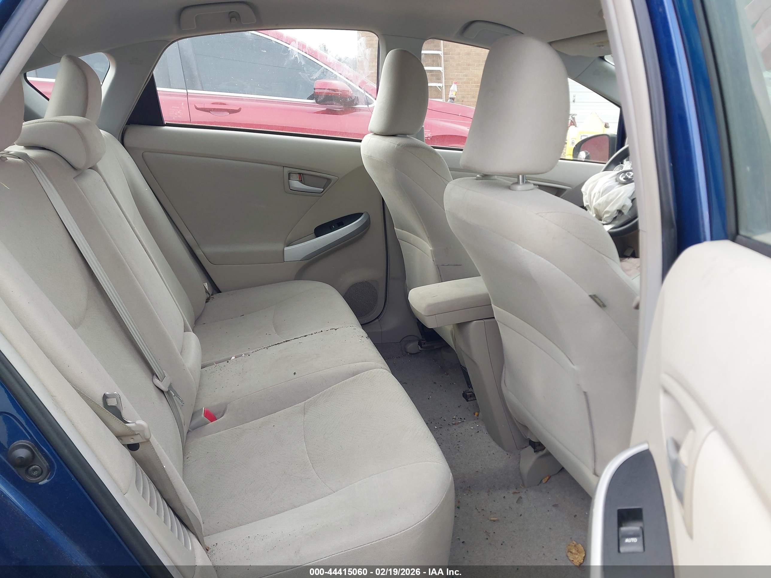 TOYOTA PRIUS image 8