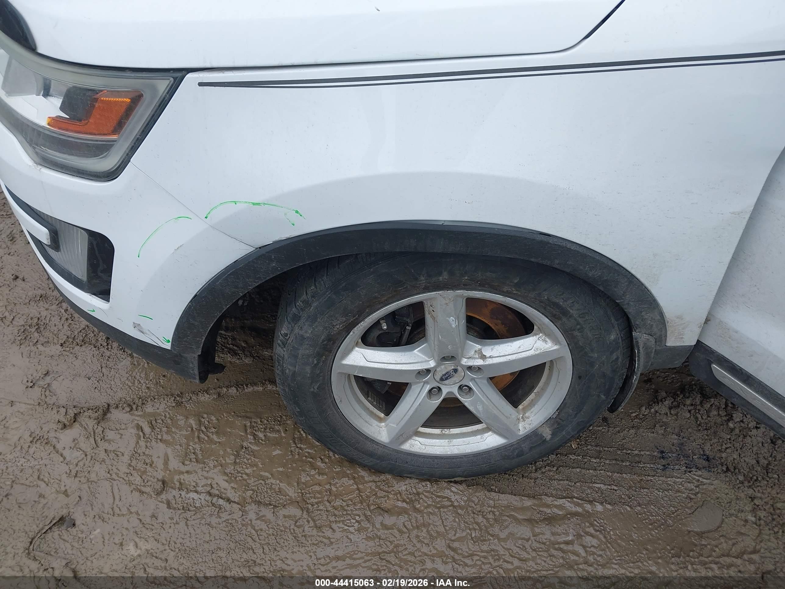 FORD EXPLORER image 6