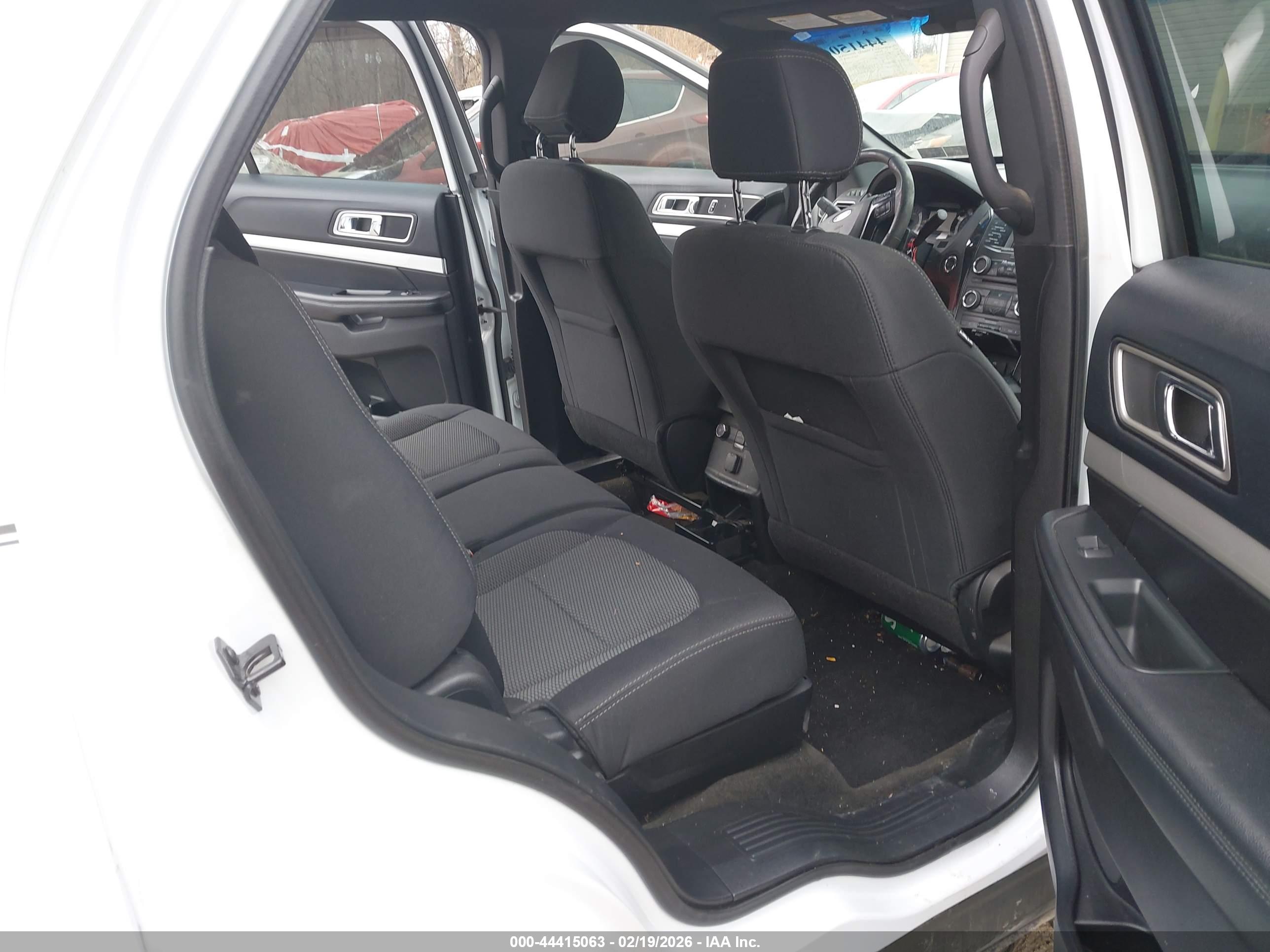 FORD EXPLORER image 8