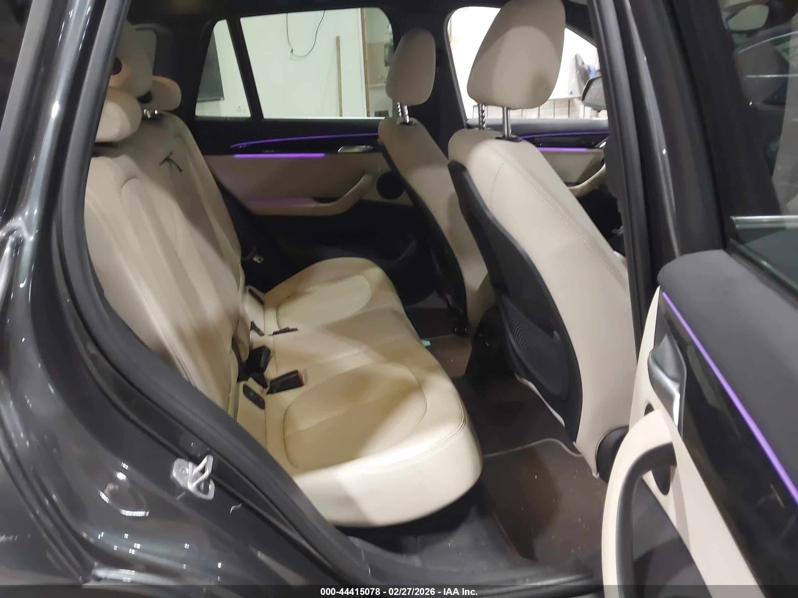 BMW X1 image 8