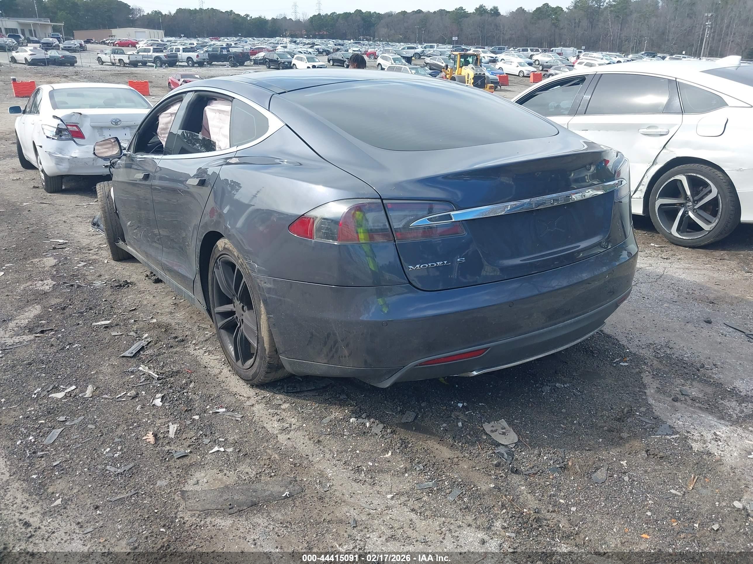 TESLA MODEL image 3