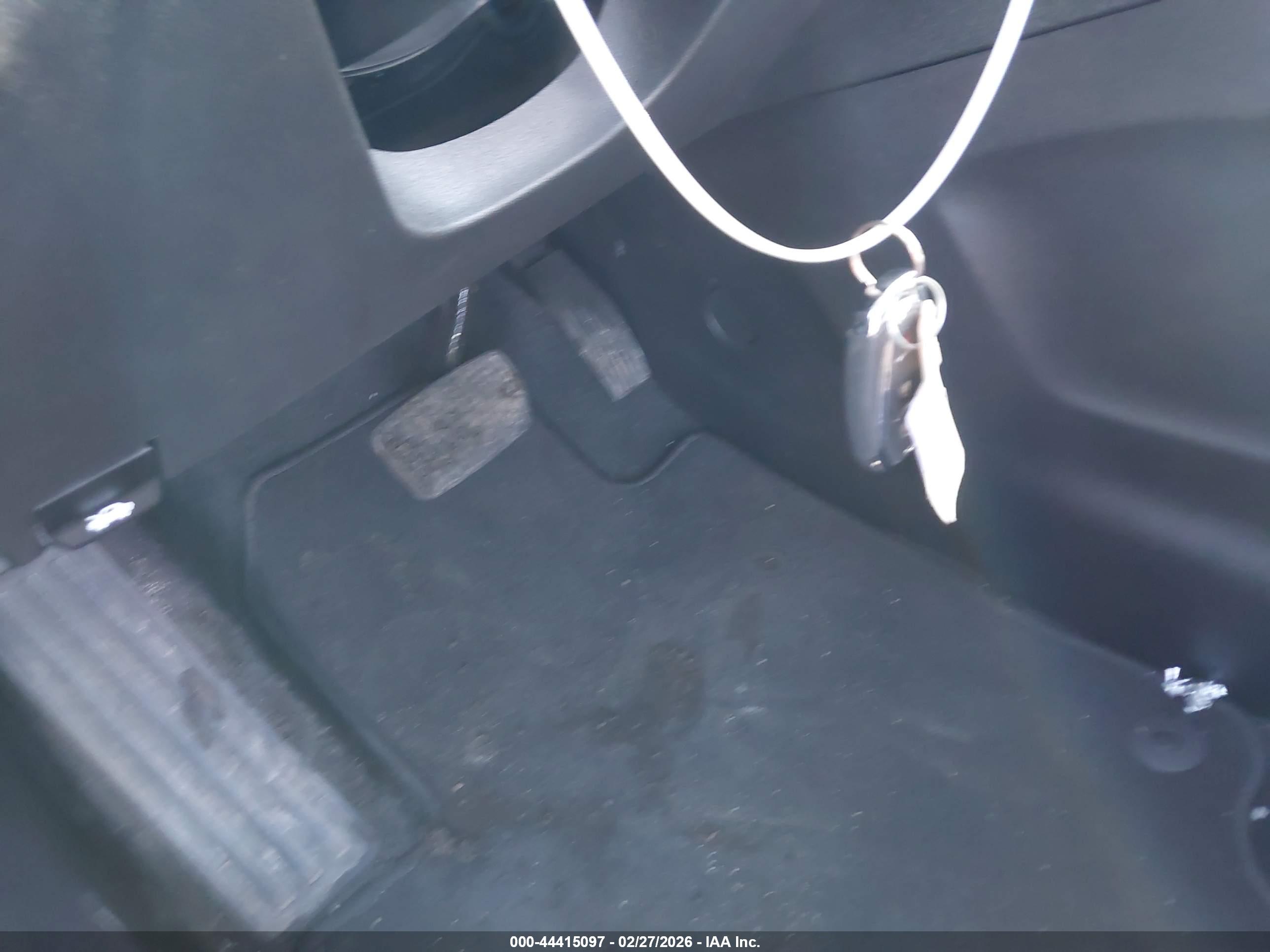CHEVROLET EQUINOX image 11