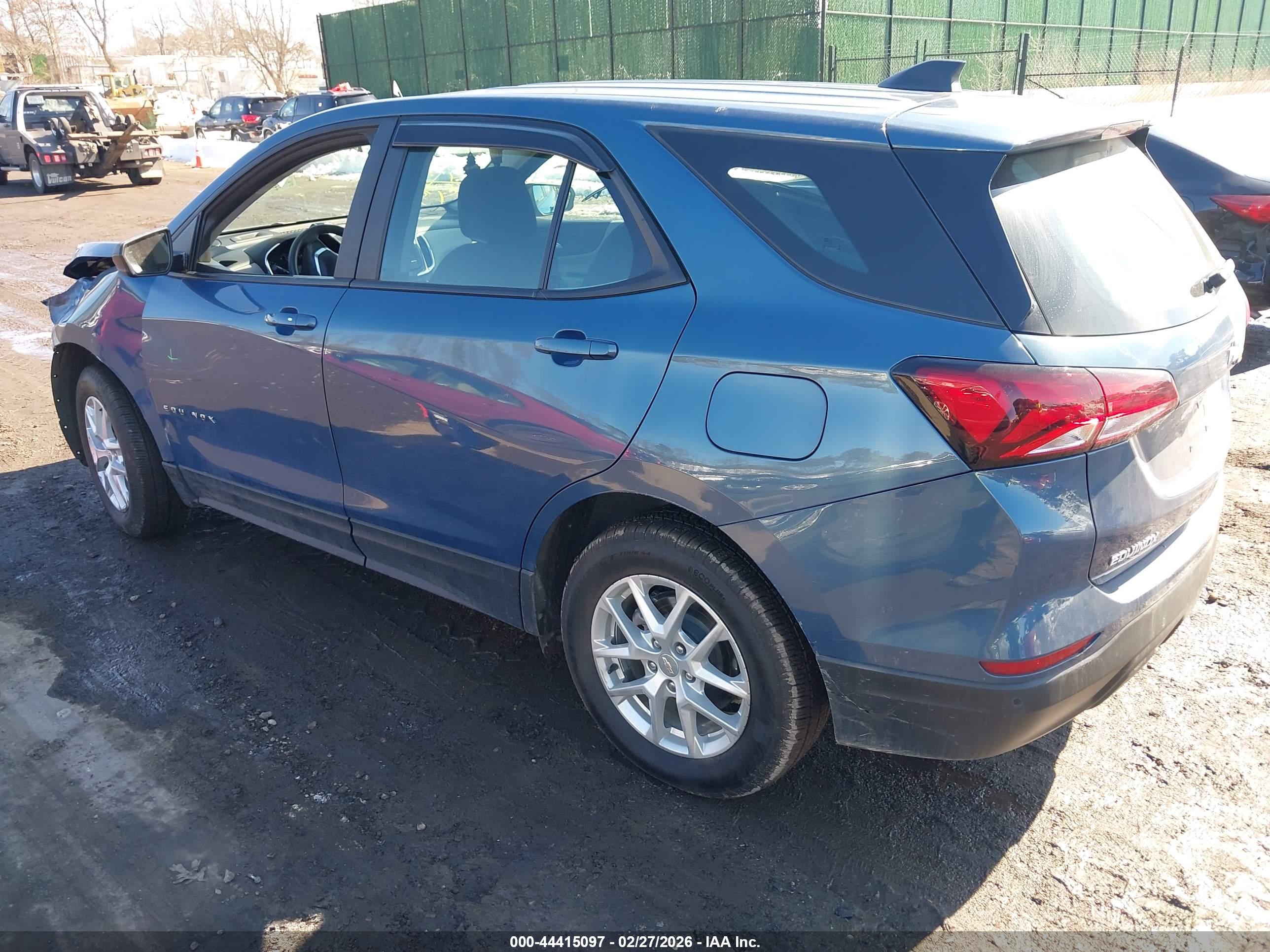 CHEVROLET EQUINOX image 3