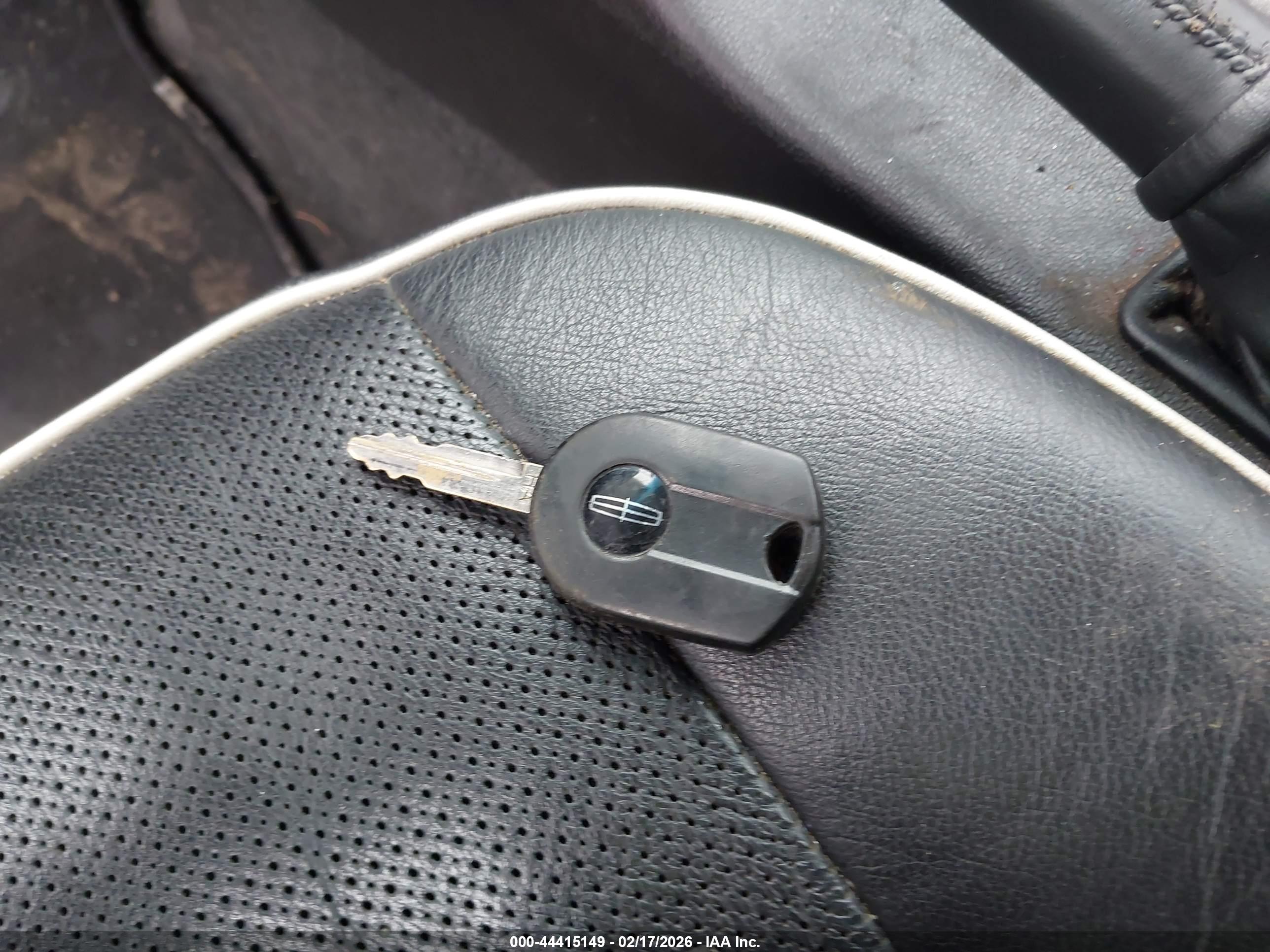 LINCOLN MKZ image 11