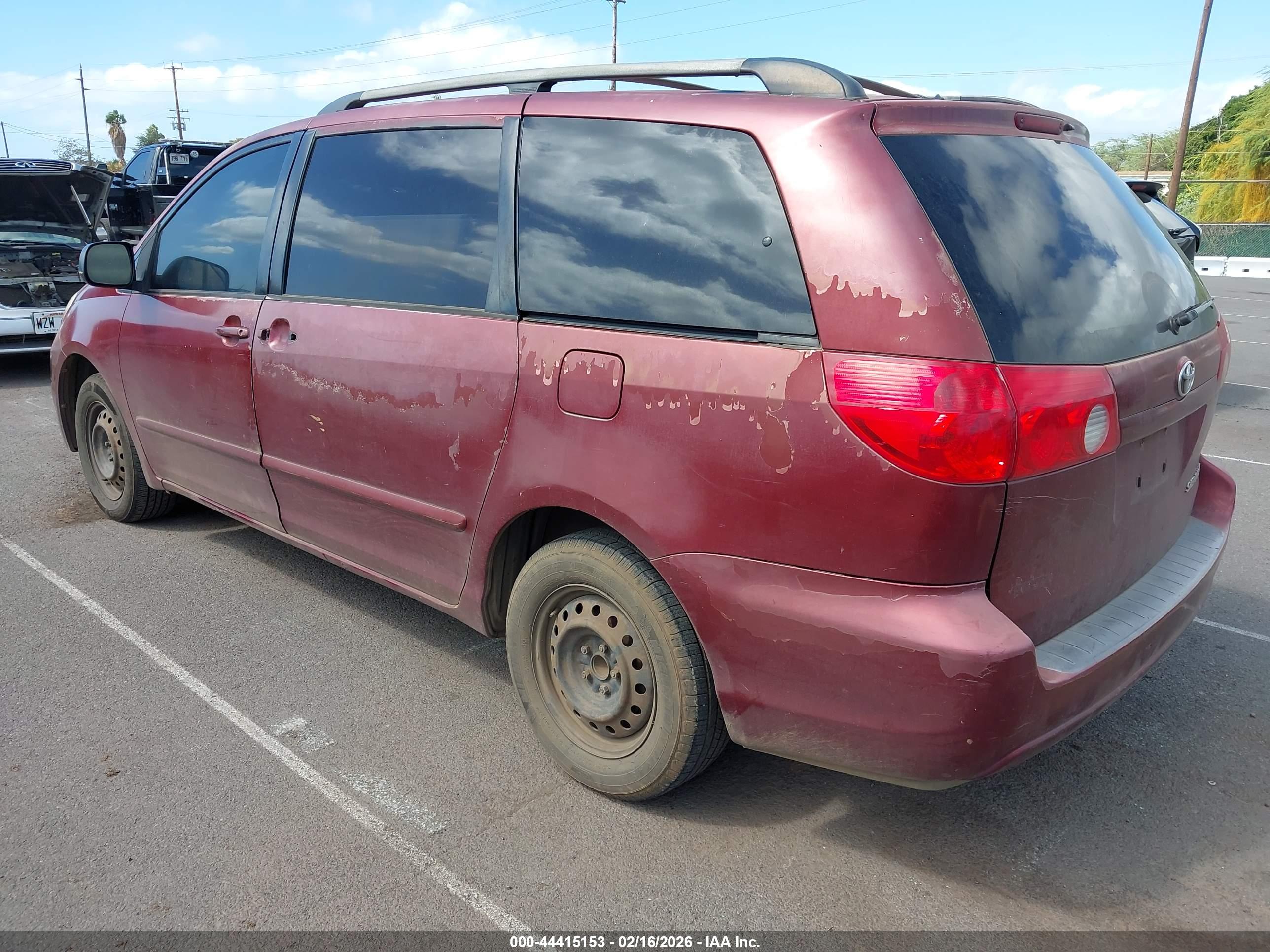 TOYOTA SIENNA image 3