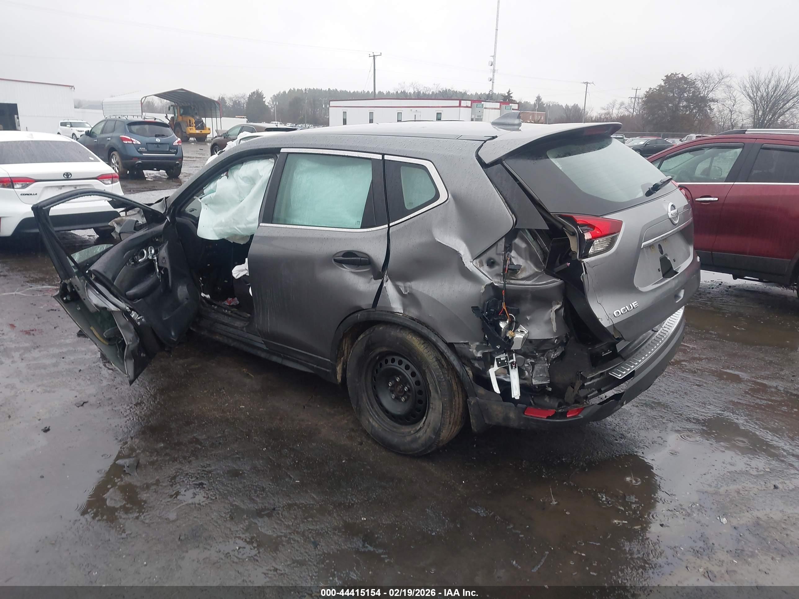 NISSAN ROGUE image 3