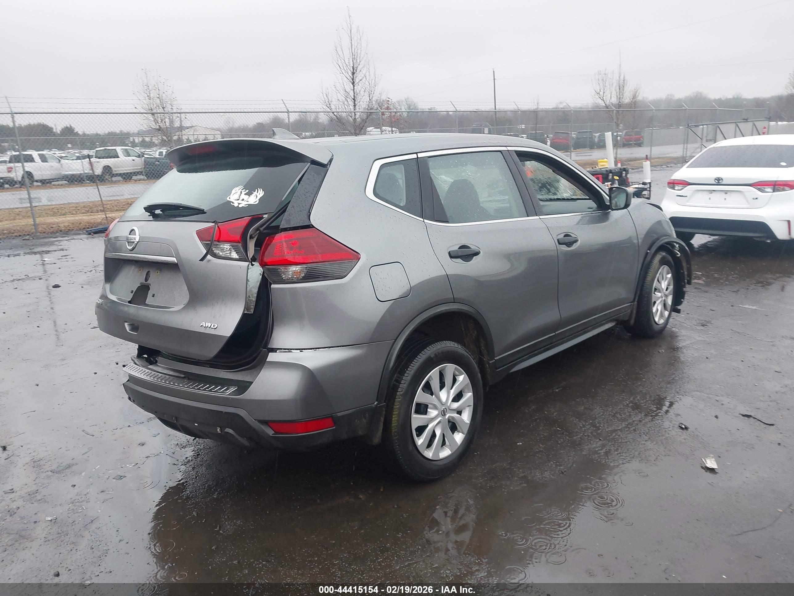 NISSAN ROGUE image 4