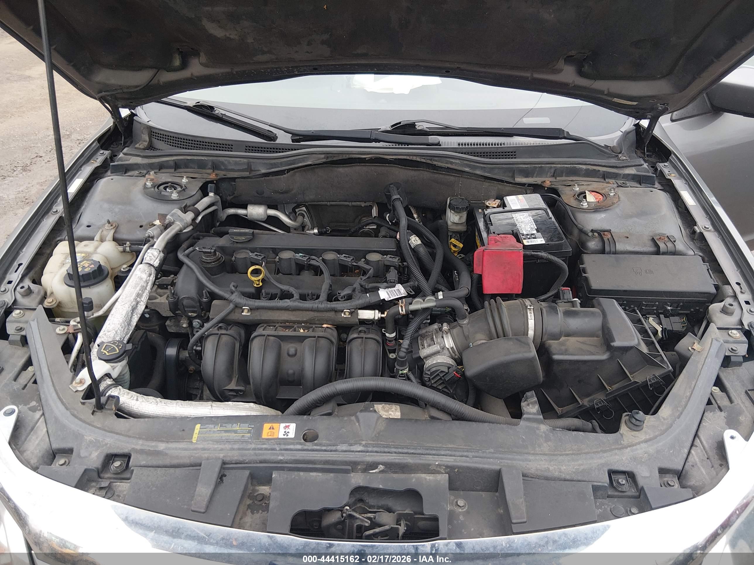 FORD FUSION image 10