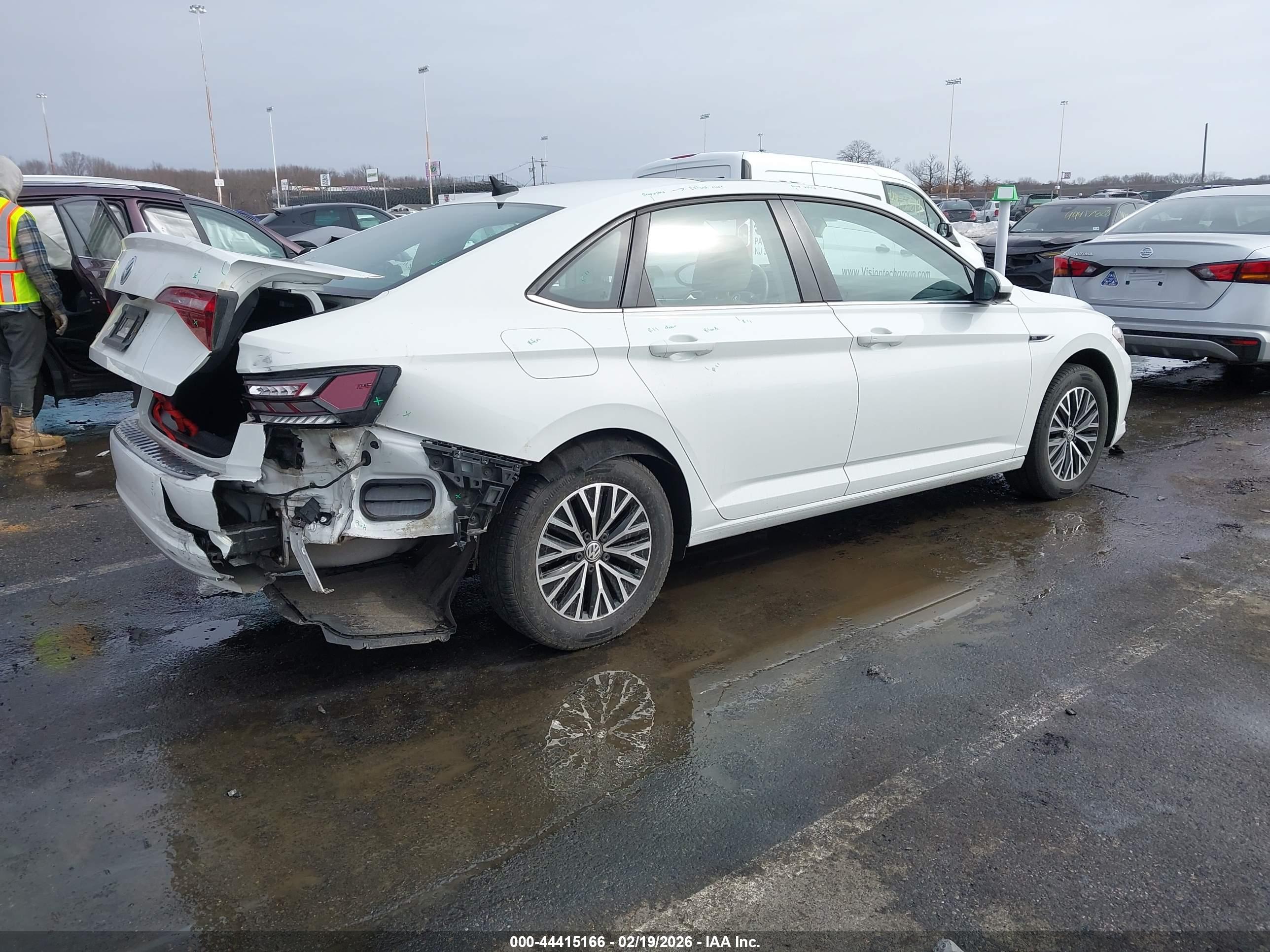 VOLKSWAGEN JETTA image 4