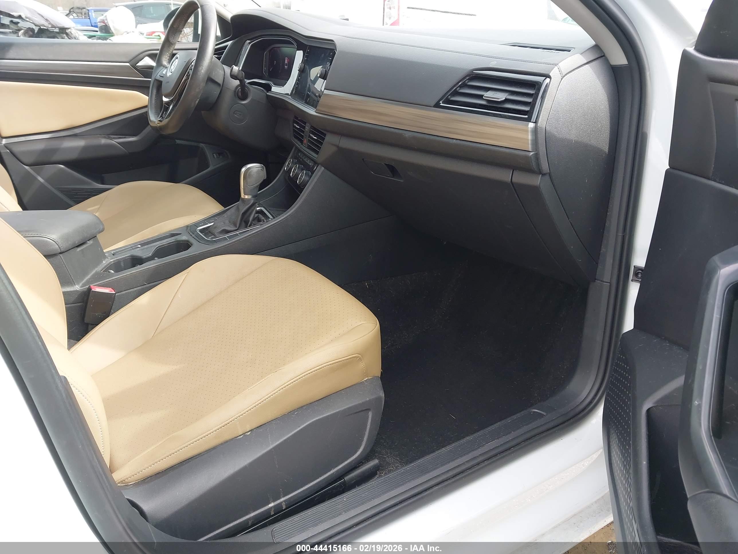 VOLKSWAGEN JETTA image 5
