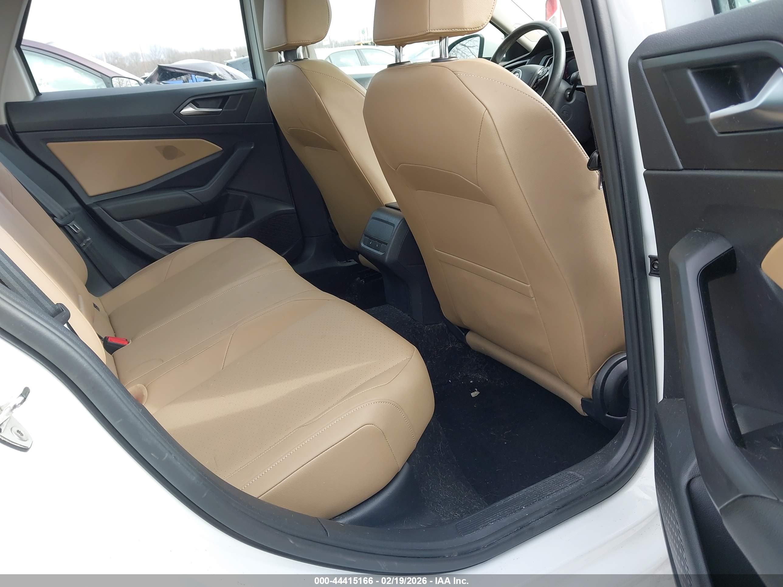 VOLKSWAGEN JETTA image 8