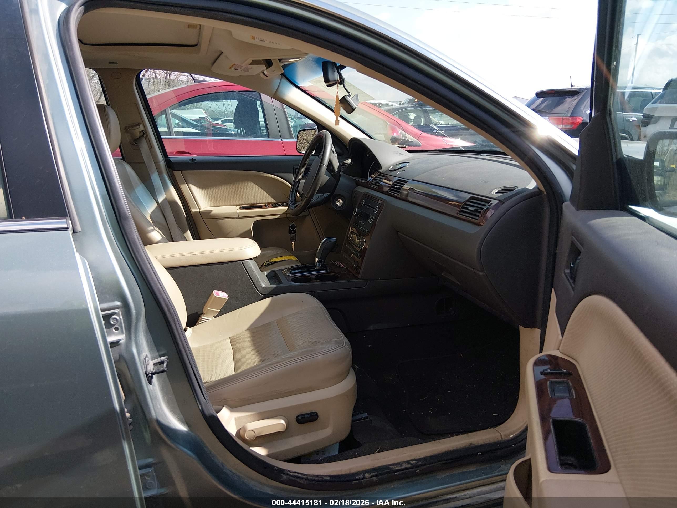 FORD TAURUS image 5