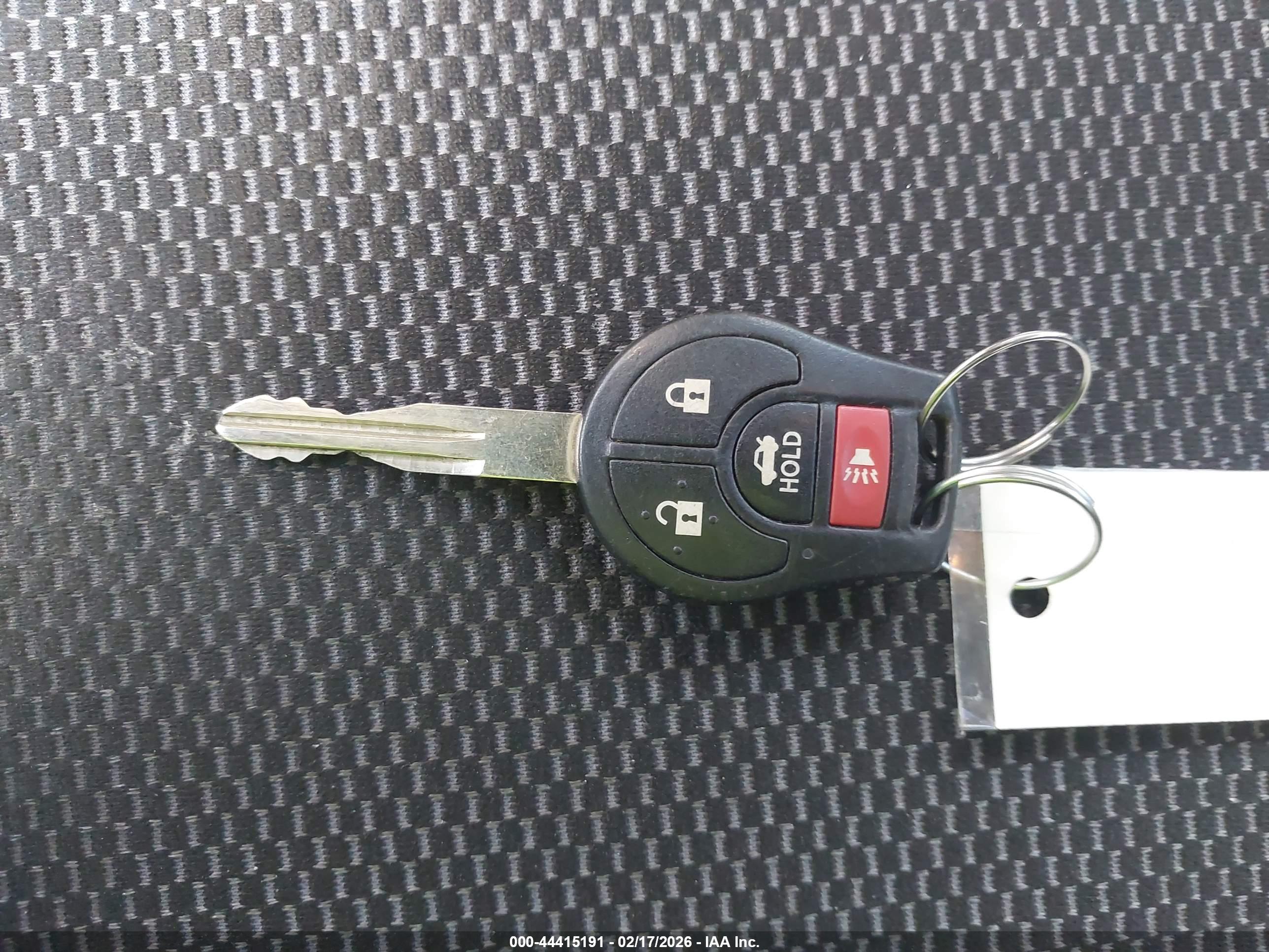 NISSAN VERSA image 11