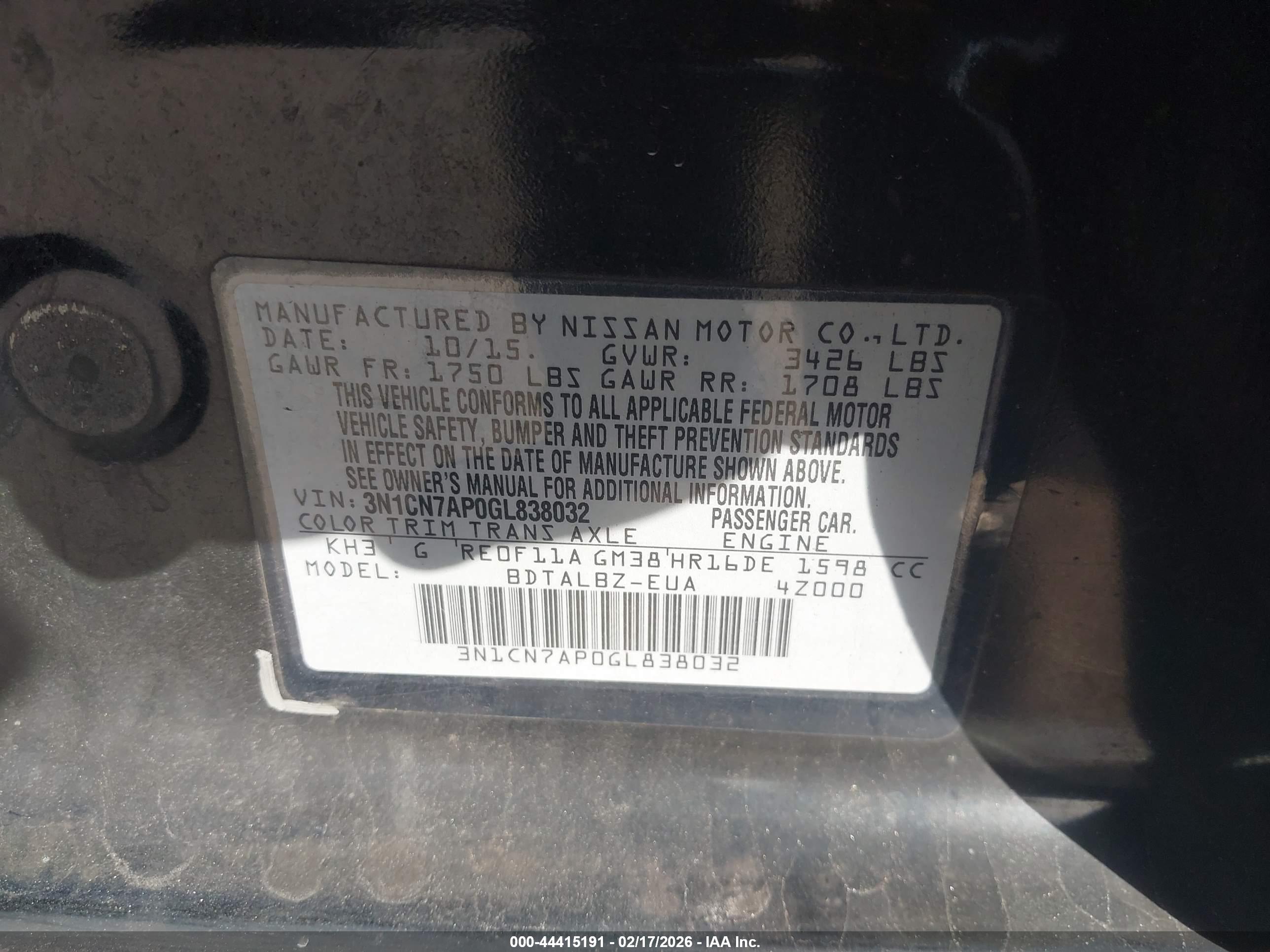 NISSAN VERSA image 9
