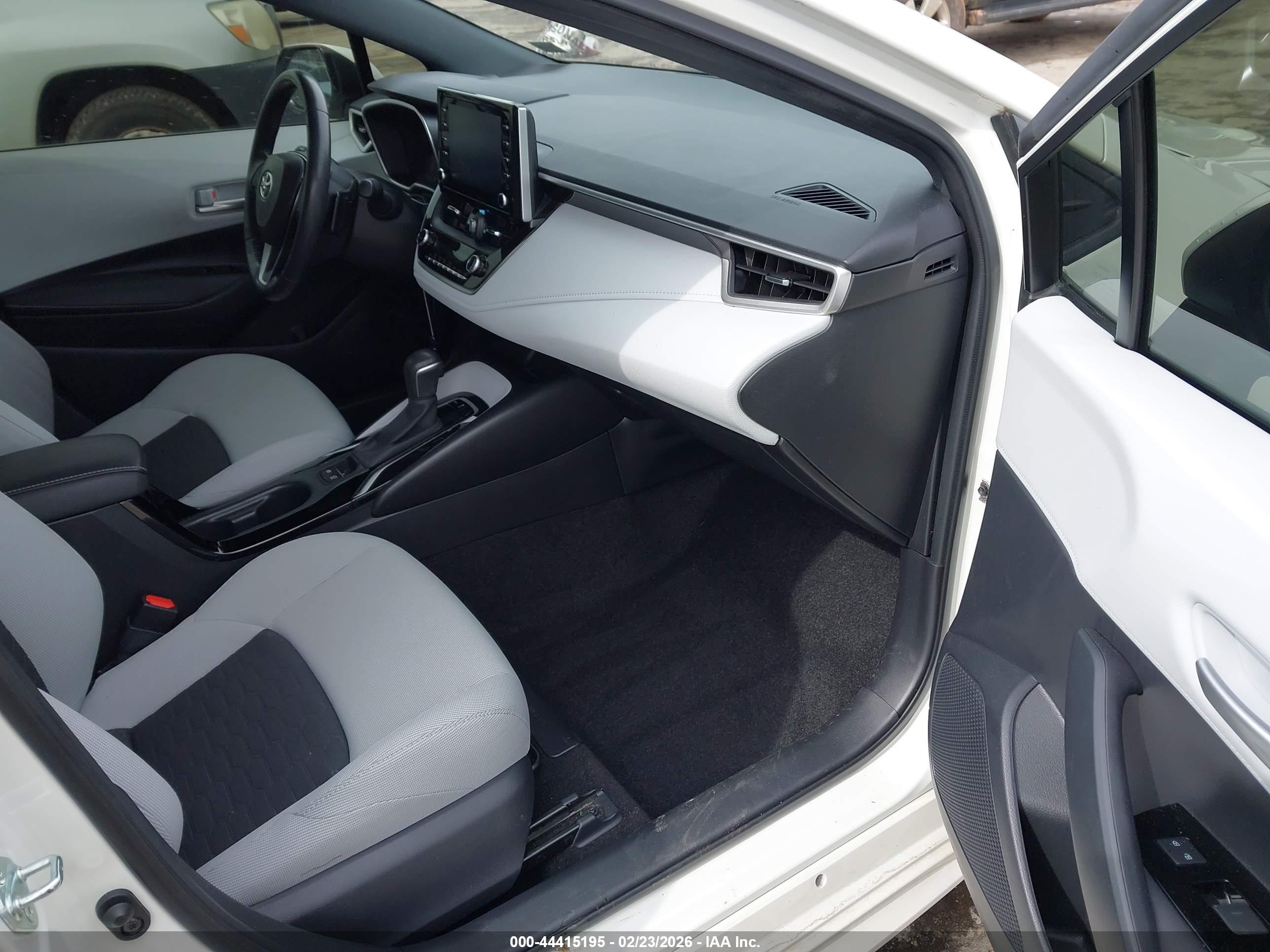 TOYOTA COROLLA image 5