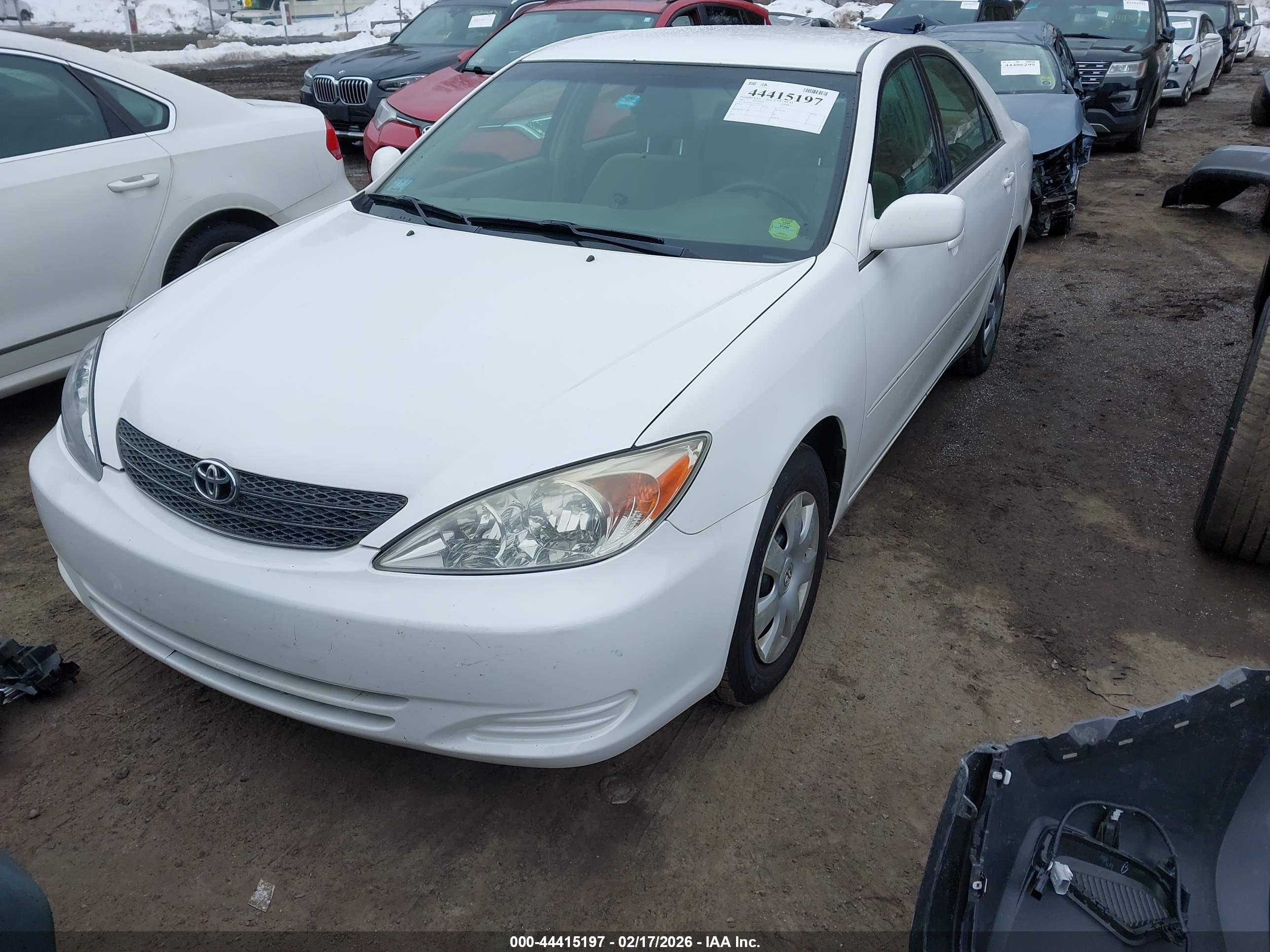 TOYOTA CAMRY image 2