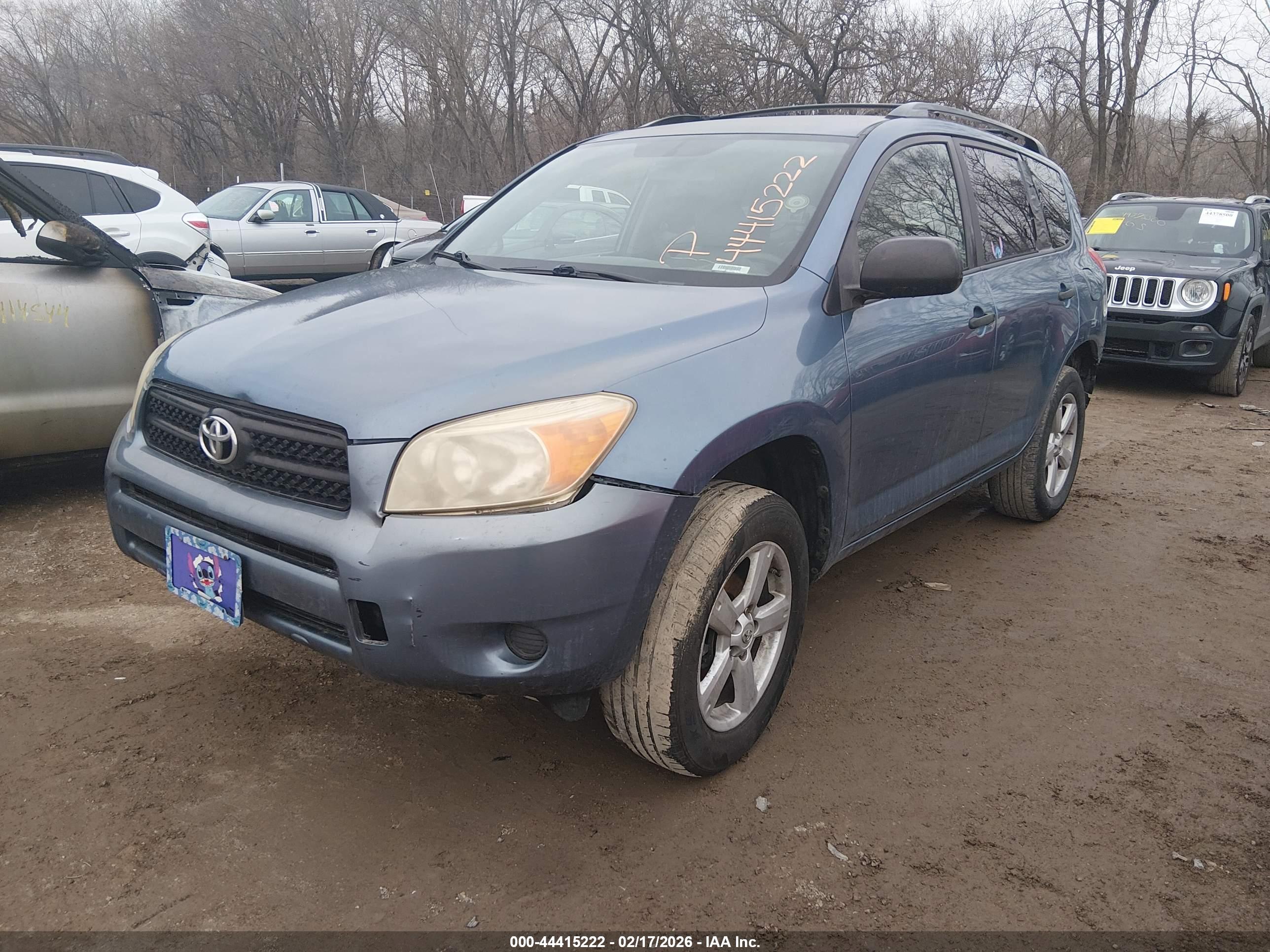 TOYOTA RAV4 image 2